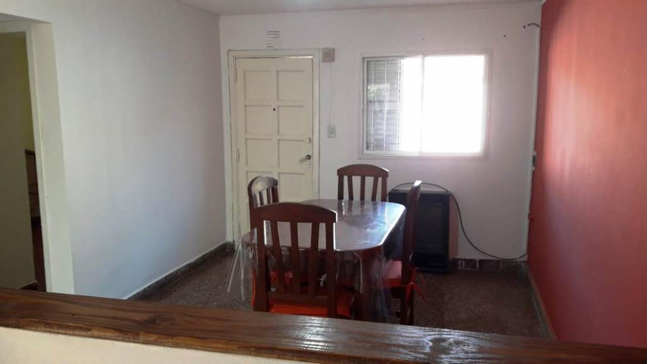PH AL FRENTE DE 3 AMBIENTES CON GARAGE Y AMPLIO JARDIN — foto 4