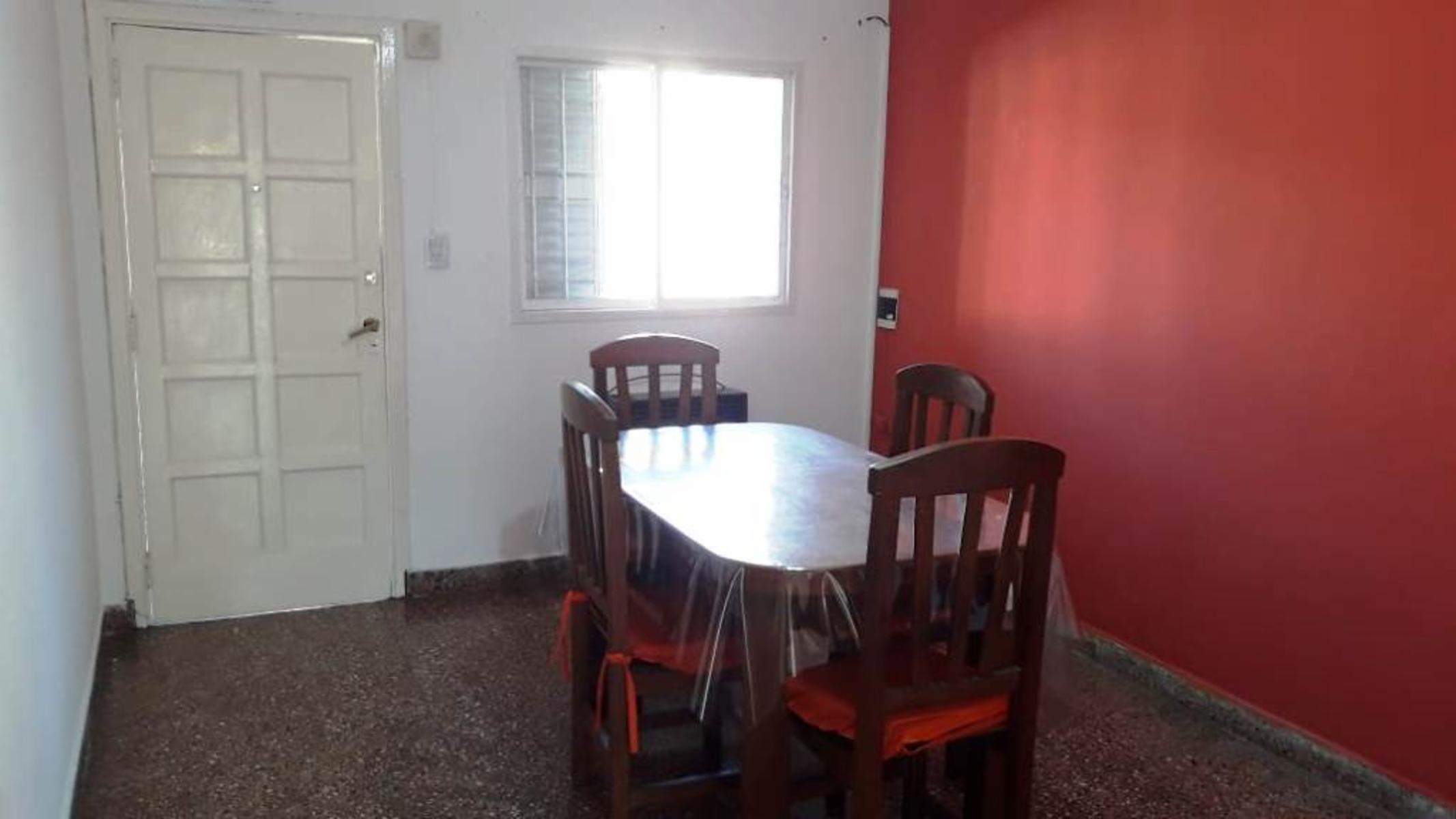 PH AL FRENTE DE 3 AMBIENTES CON GARAGE Y AMPLIO JARDIN — foto 7
