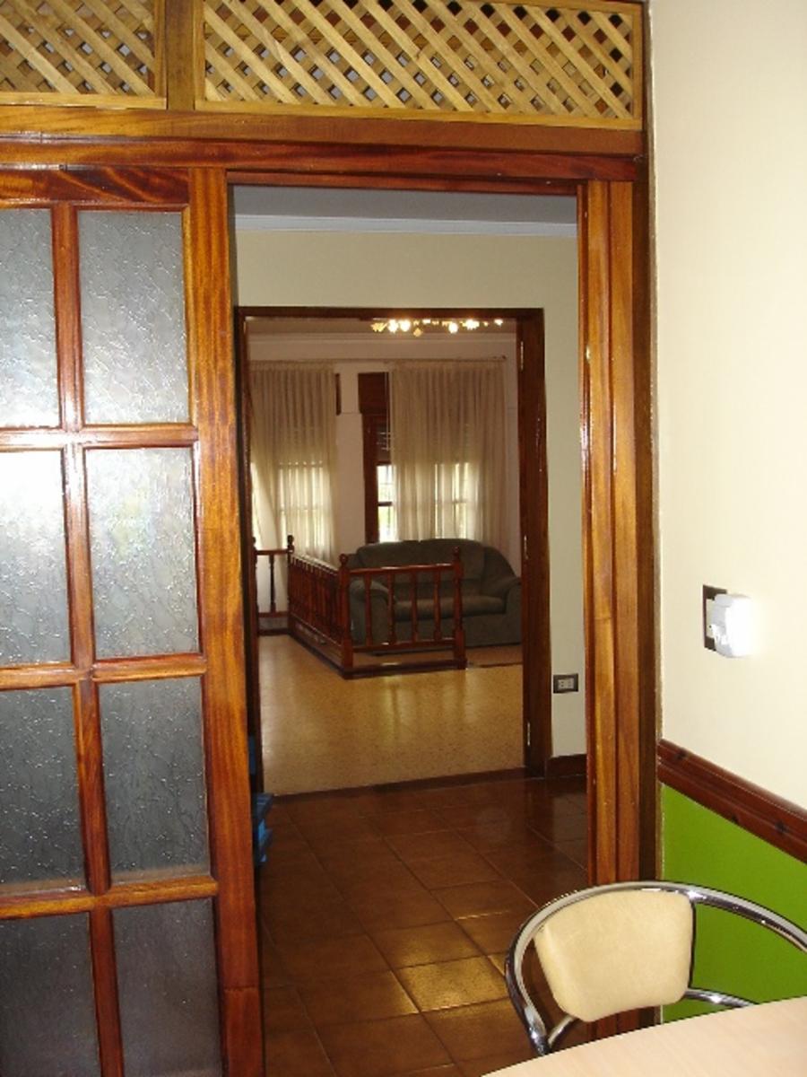 CASA DESARROLLADA SOBRE AMPLIO LOTE DE 8,66 X 43,30. — foto 2