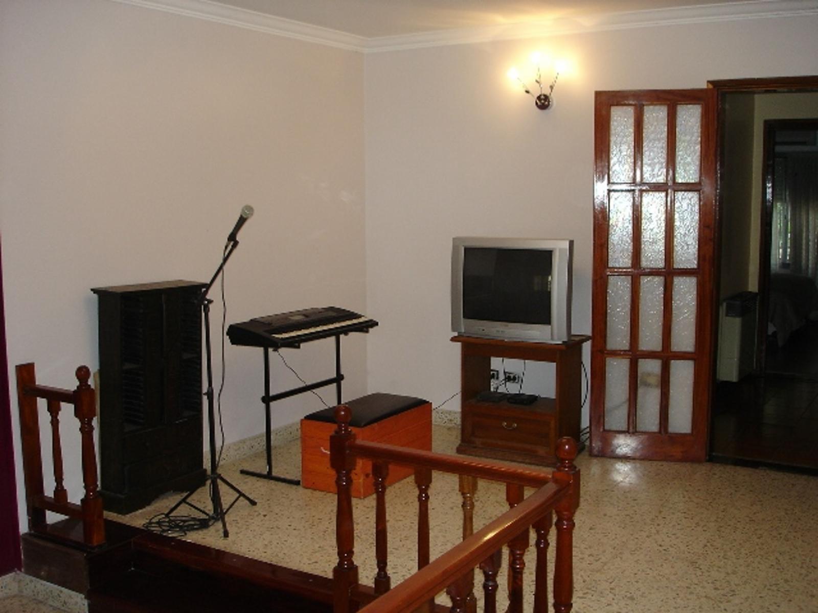 CASA DESARROLLADA SOBRE AMPLIO LOTE DE 8,66 X 43,30. — foto 4