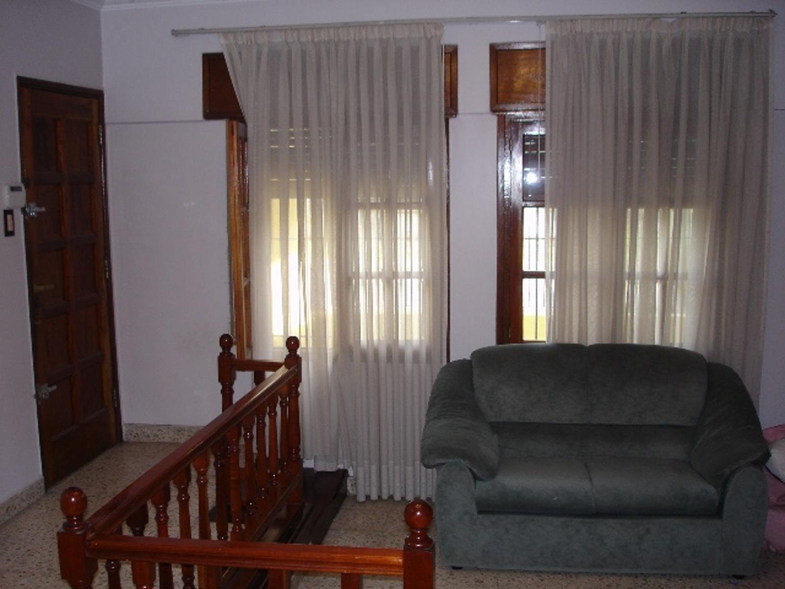 CASA DESARROLLADA SOBRE AMPLIO LOTE DE 8,66 X 43,30. — foto 5