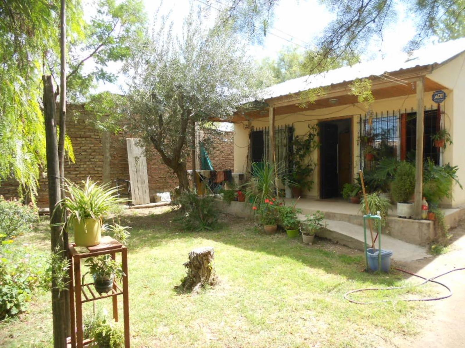 EXCELENTE PROPIEDAD CON DOS CASAS — foto 4