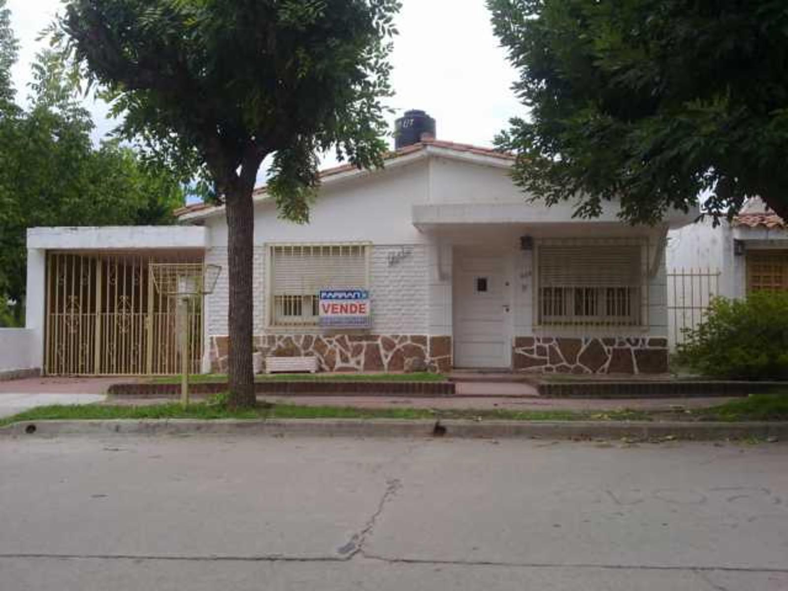 EXCELENTE CHALET + DPTO EN COSQUIN
