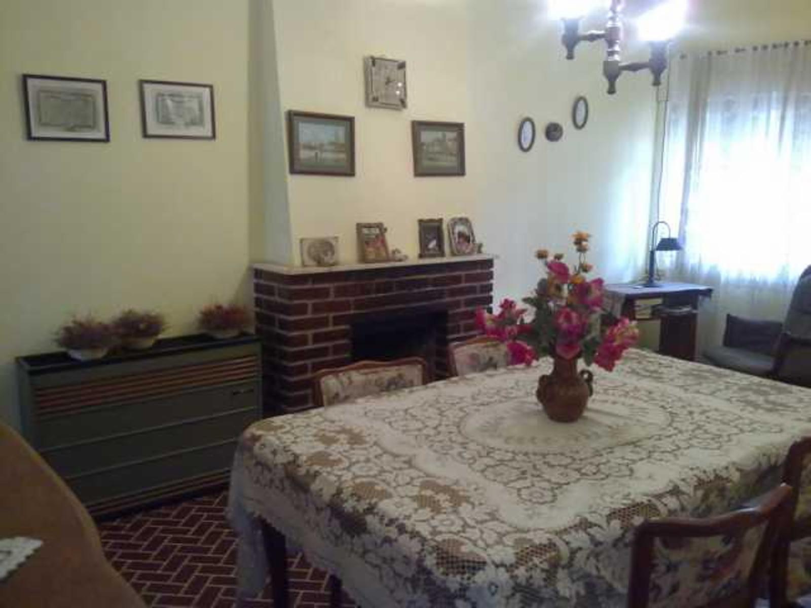 EXCELENTE CHALET + DPTO EN COSQUIN — foto 2