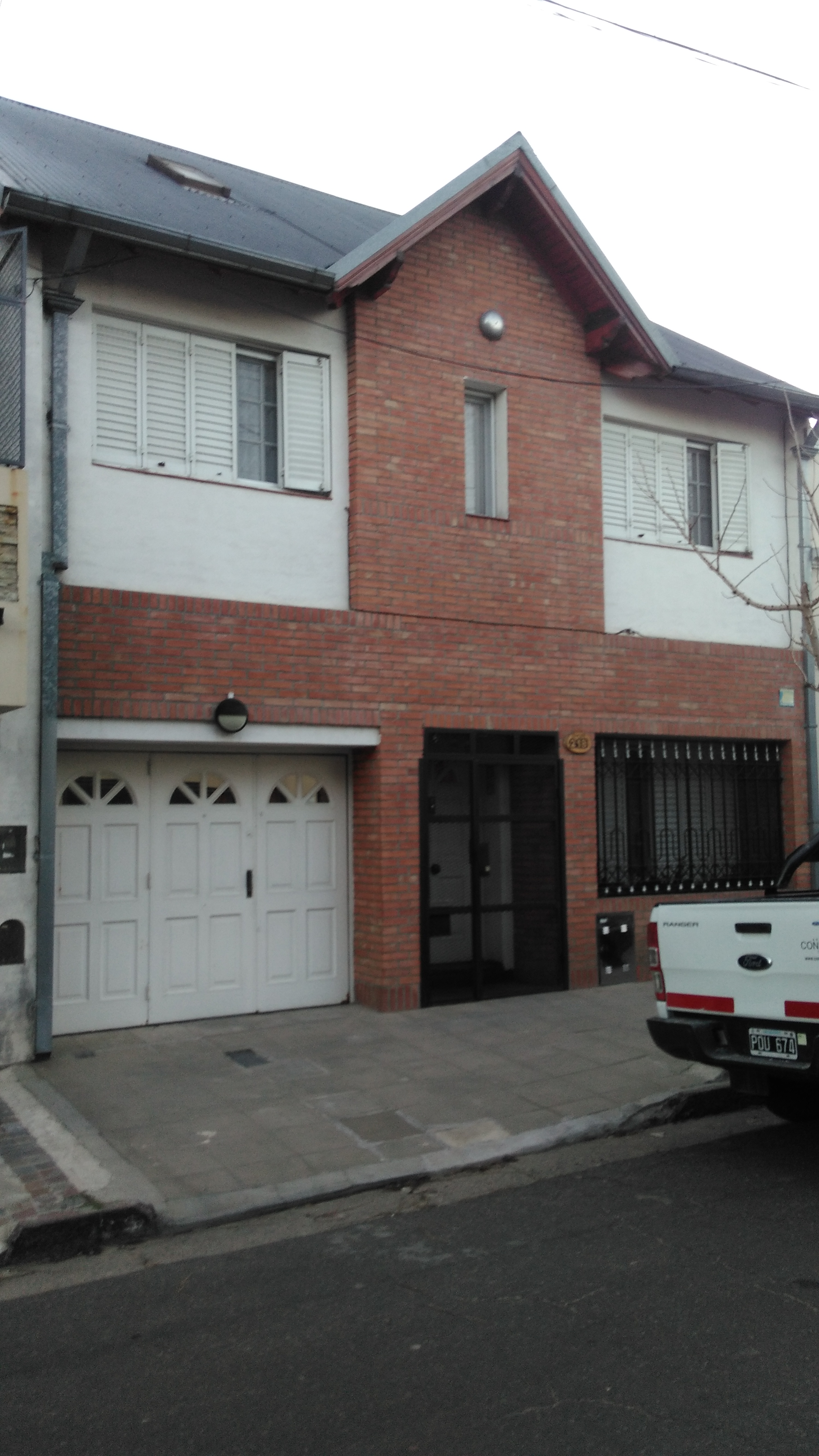VENTA: Casa en Rawson entre R. Peña y Zapiola, Bernal