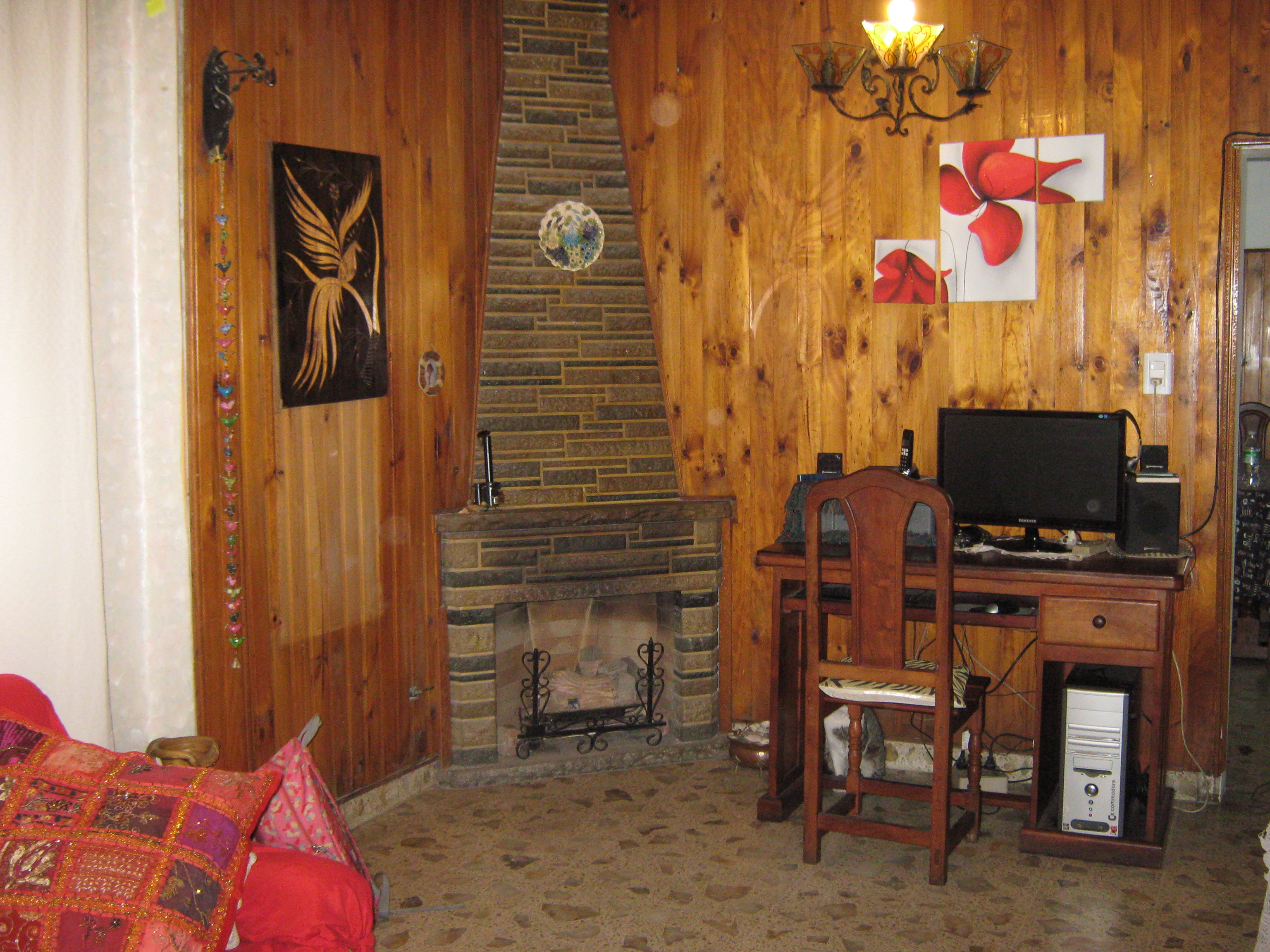 MORON SUR. VENTA CASA 3 AMBIENTES + DPTO. CON ENTRADA PROPIA 2 AMB. SOBRE GGE. IDEAL 2 FLIAS. O RENTA