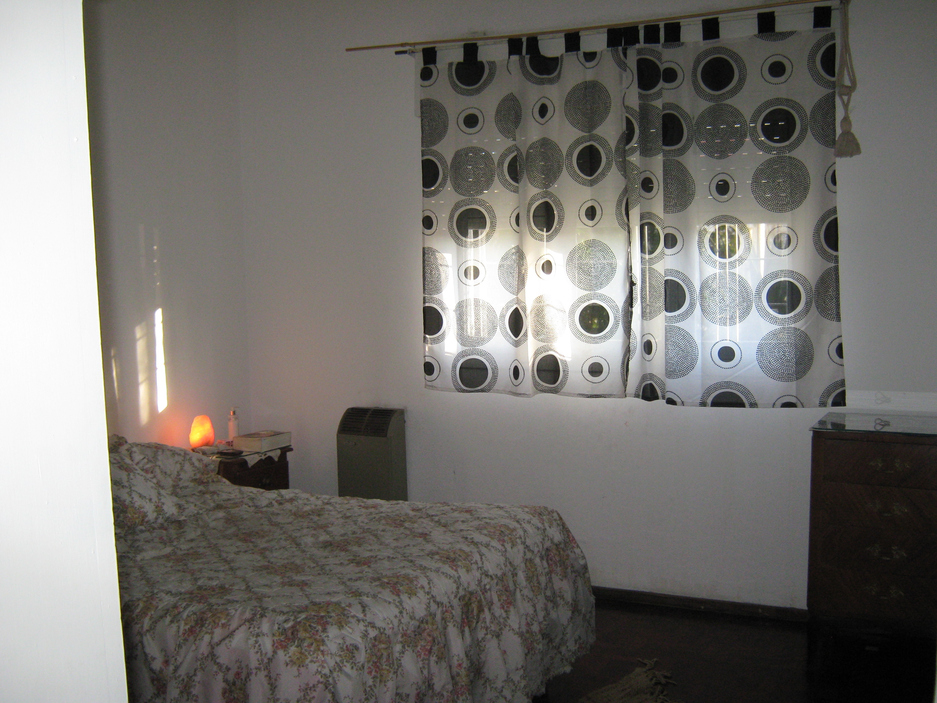 MORON SUR. VENTA CASA 3 AMBIENTES + DPTO. CON ENTRADA PROPIA 2 AMB. SOBRE GGE. IDEAL 2 FLIAS. O RENTA — foto 5
