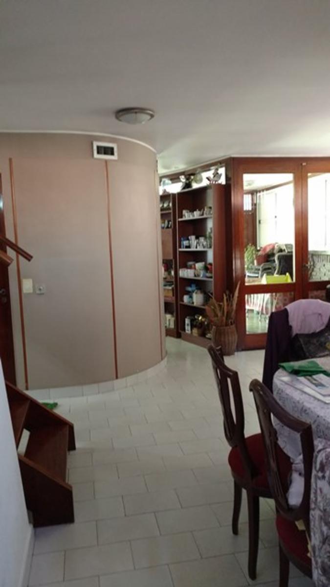 NUEVO VALOR A CONSULTAR.....EXCELENTE Casa 4 Amb. 2 Cocheras Jardin — foto 4