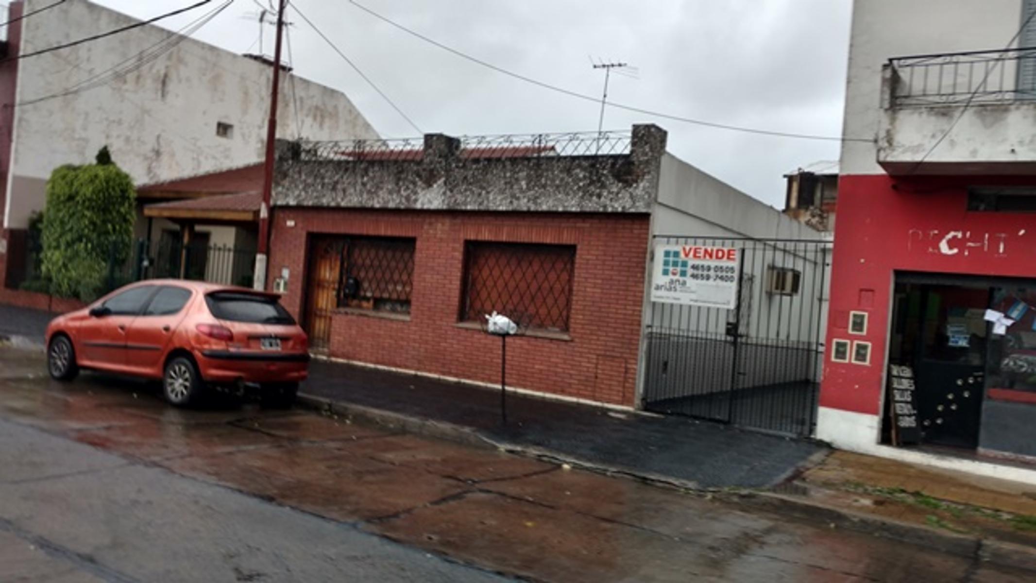 IDEAL 2 FAMILIAS - CASA 4 AMBIENTES + DUPLEX 3 AMB + COCHERA 2 AUTOS + FONDO ¡¡¡ SE ESCUCHA OFERTA !!! NO APTO CREDITO — foto 3