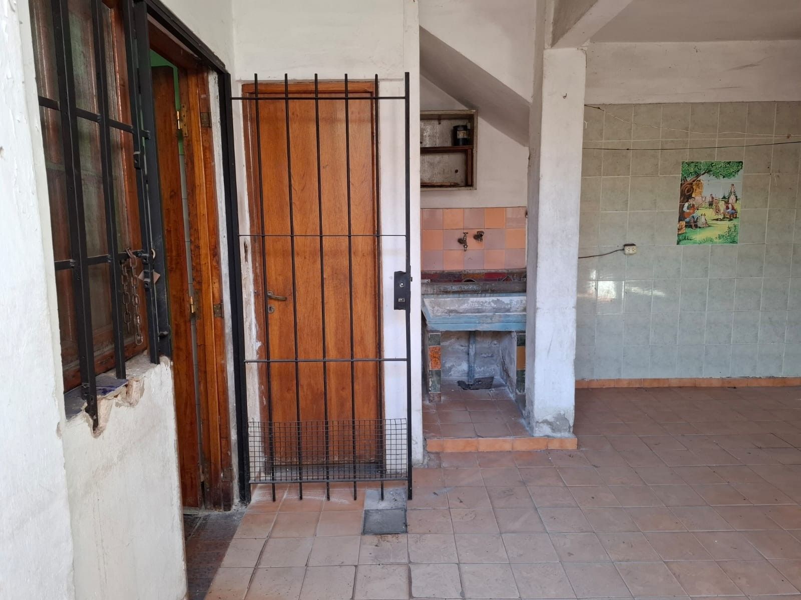 Casa + 2 Dtos. en Planta Alta Lote esquina de 101 m2. — foto 4