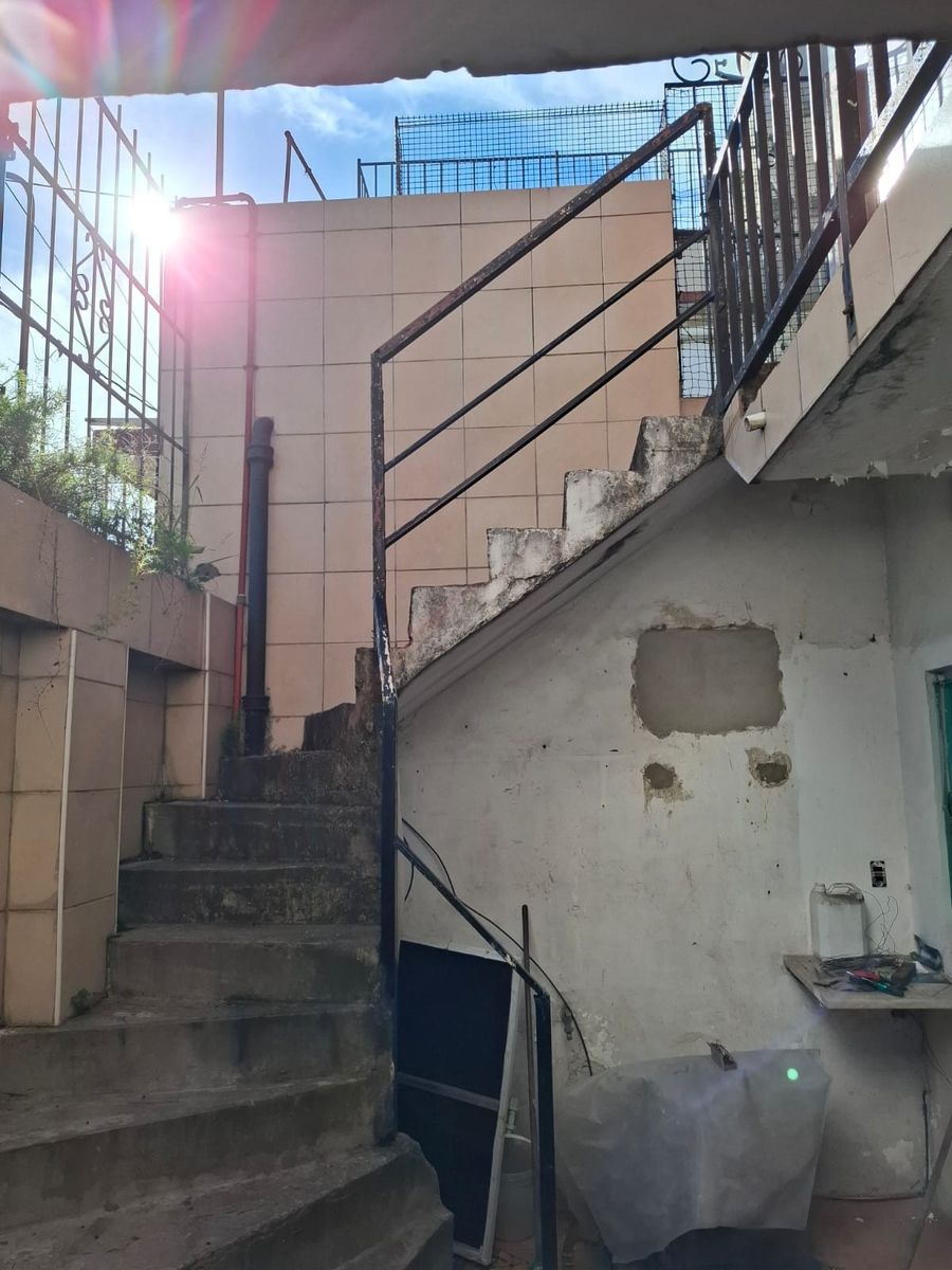 Casa + 2 Dtos. en Planta Alta Lote esquina de 101 m2. — foto 6