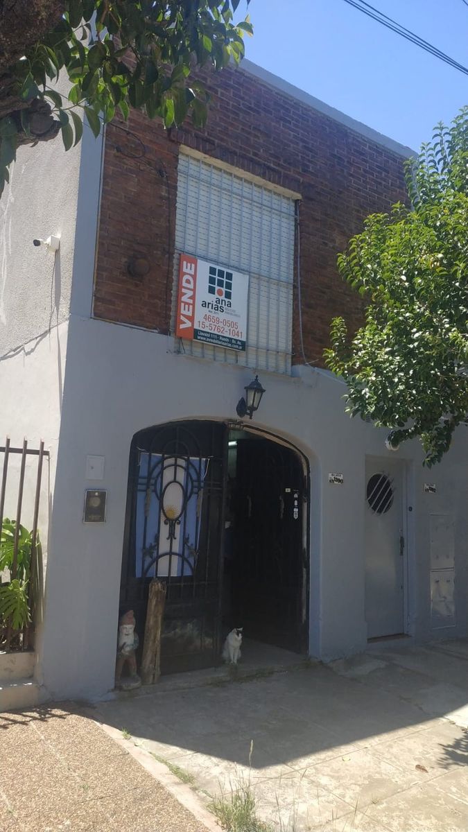 PH Dto 2 amb patio planta alta x escalera Independiente