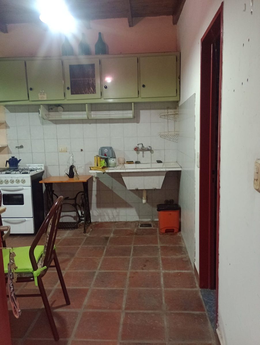 Dto. 1 ambiente 2 pasillo al fondo independiente y Luminoso - 4