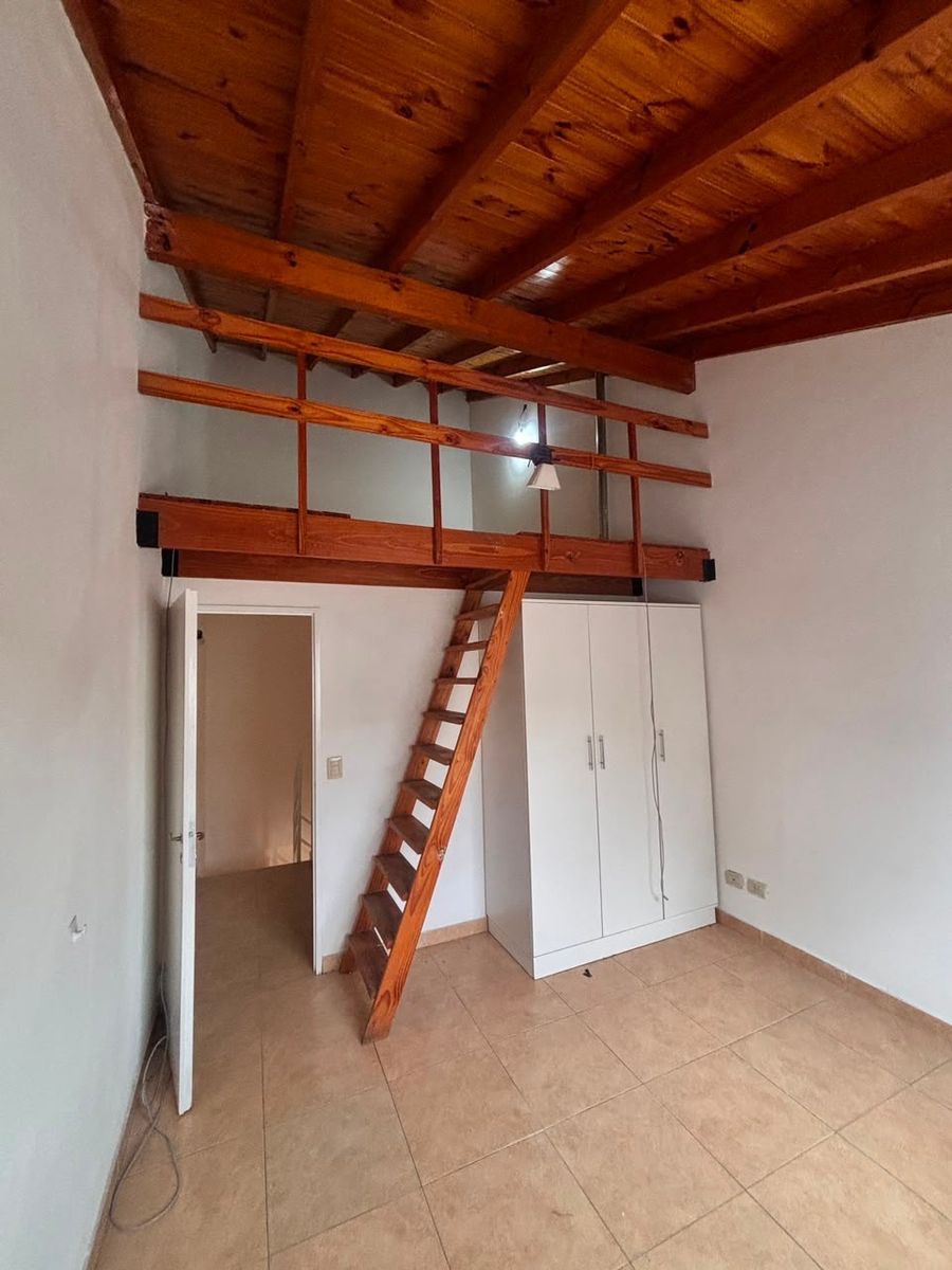 Dto. tipo triplex 3 amb con espacio de auto propio - 4