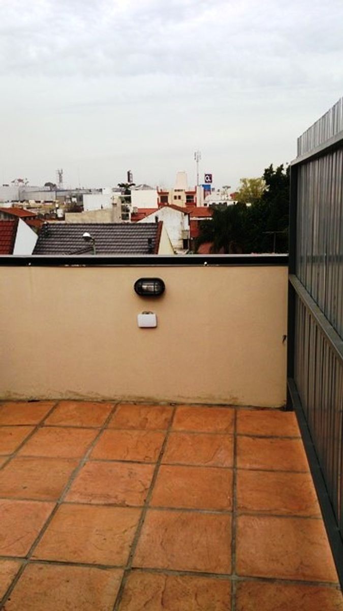 Dto. 1 amb. al frente con 2 ventanales y Espacio de terraza — foto 2
