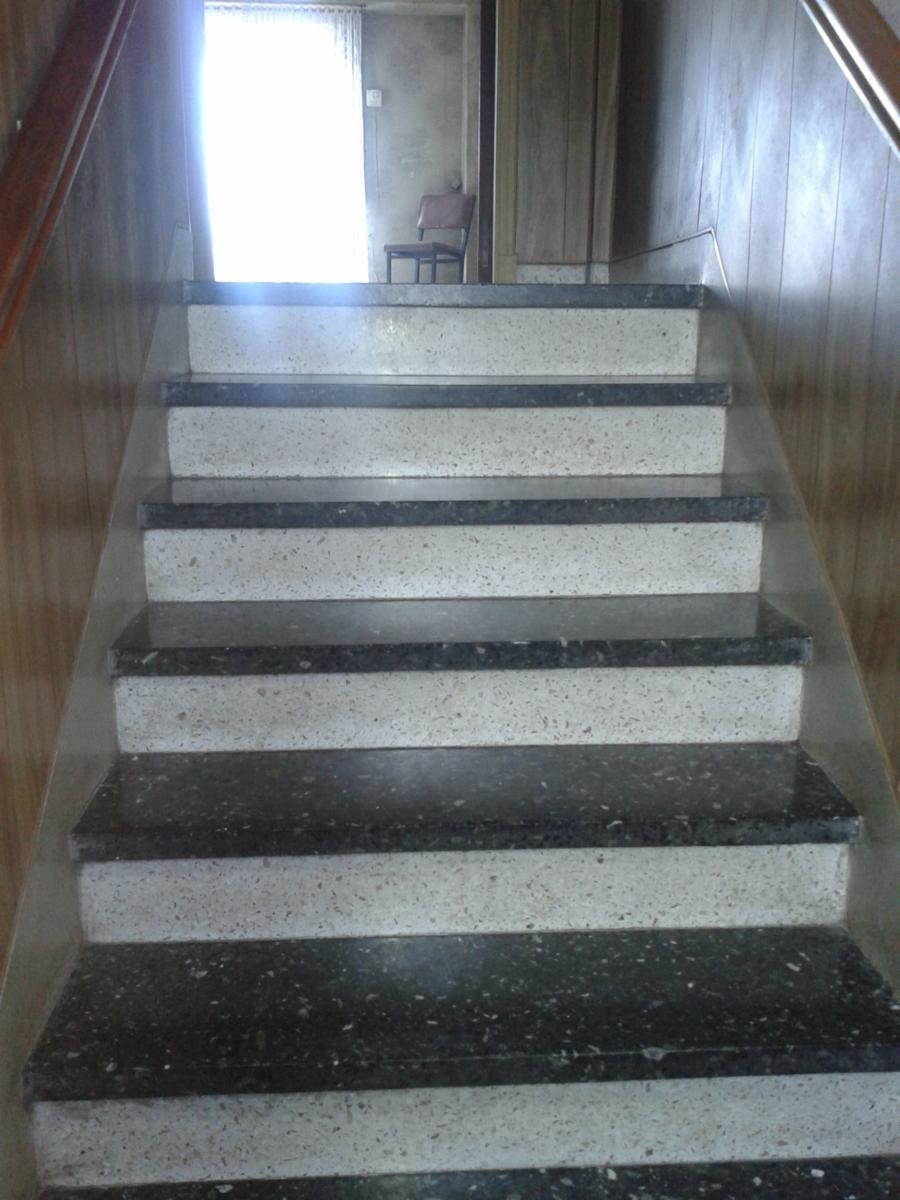 Chalet de 6 amb + 2 locales + cocheras. s/ lote de 15x45mts — foto 10