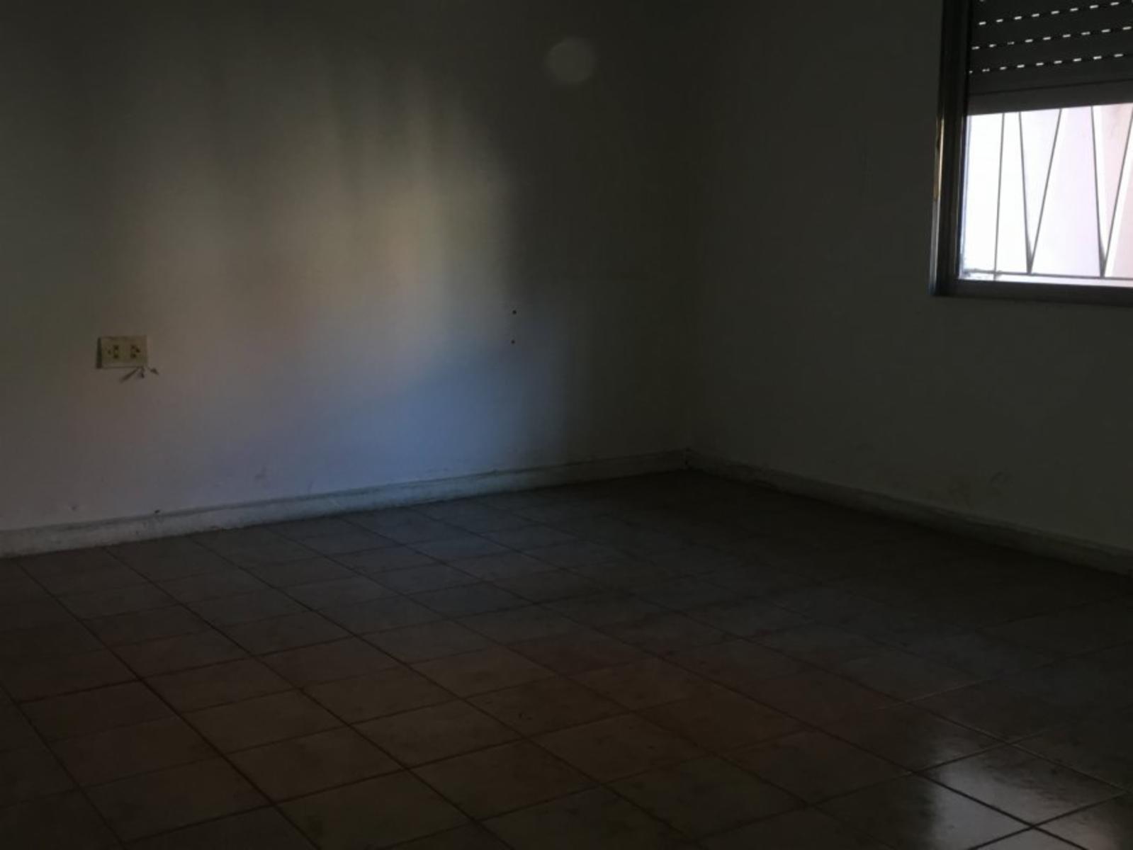 Casa de 3 Ambientes c/ Cochera — foto 3