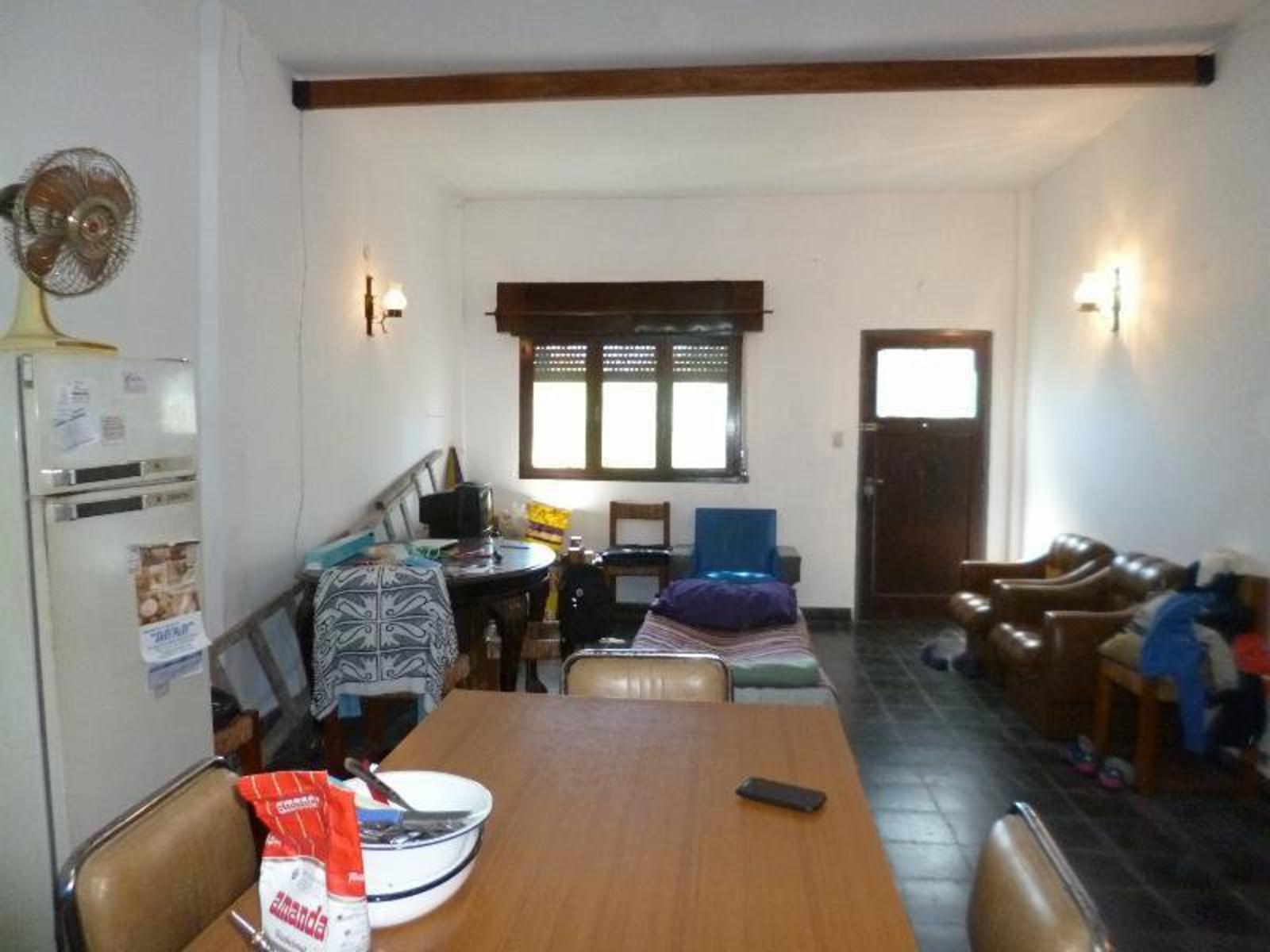 Casa en PH al Frente de 3 Amb con Cochera y Patio — foto 2