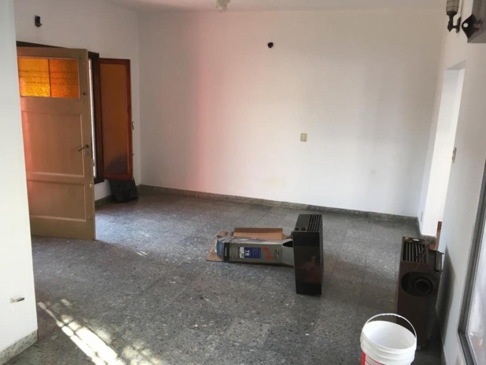 *** APTO CREDITO *** Casa en Esquina de 3 Amb c/ Patio y Terraza — foto 3