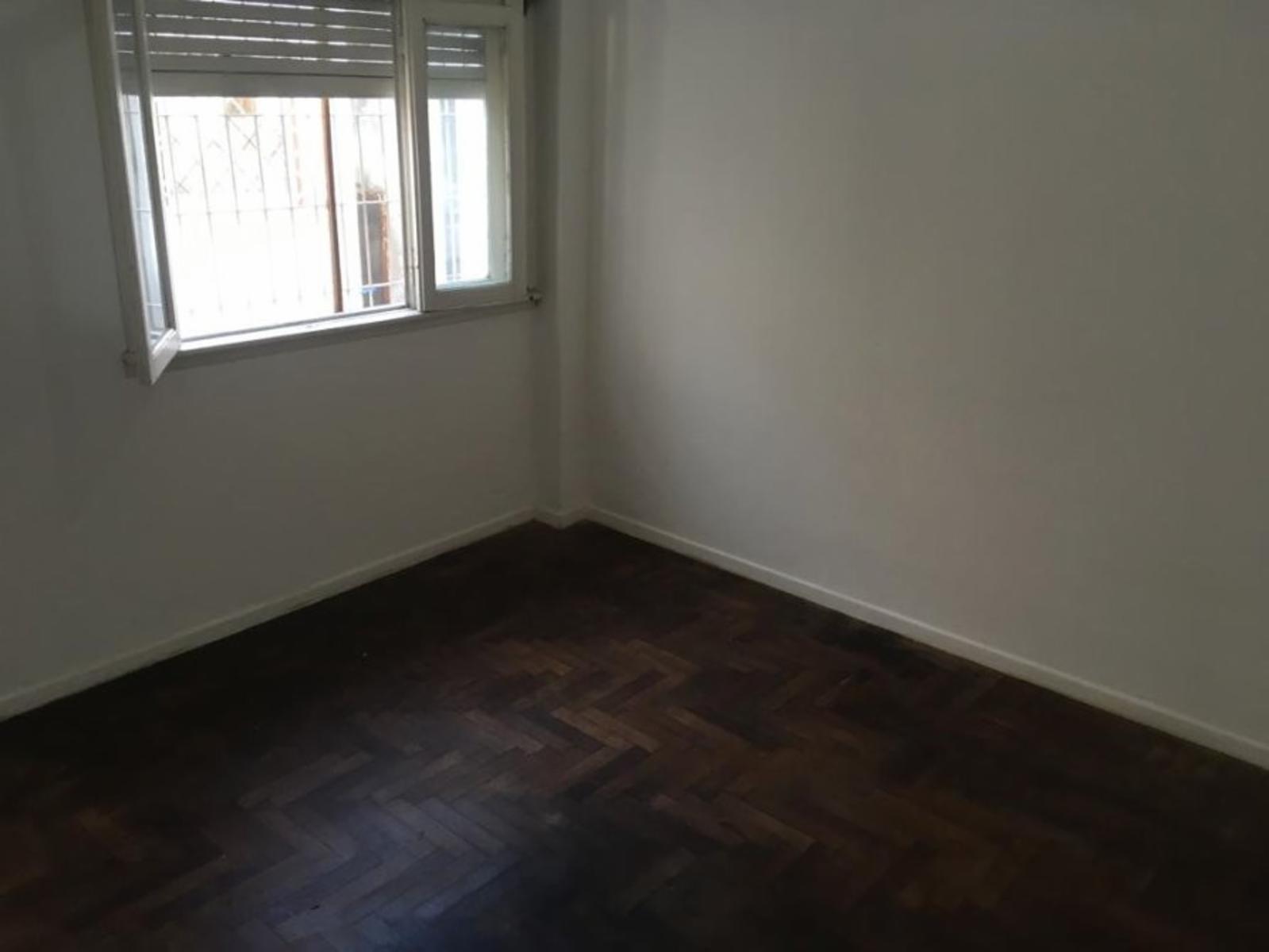 *** APTO CREDITO *** Casa en Esquina de 3 Amb c/ Patio y Terraza — foto 4