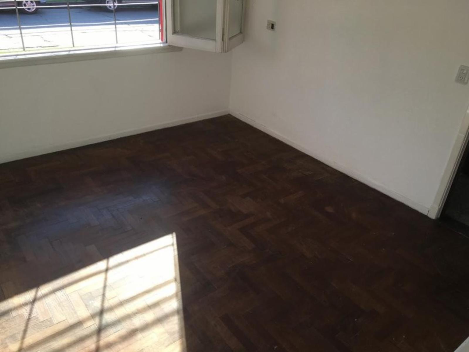 *** APTO CREDITO *** Casa en Esquina de 3 Amb c/ Patio y Terraza — foto 5
