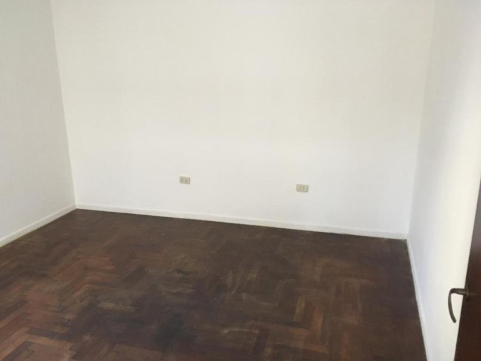 *** APTO CREDITO *** Casa en Esquina de 3 Amb c/ Patio y Terraza — foto 8