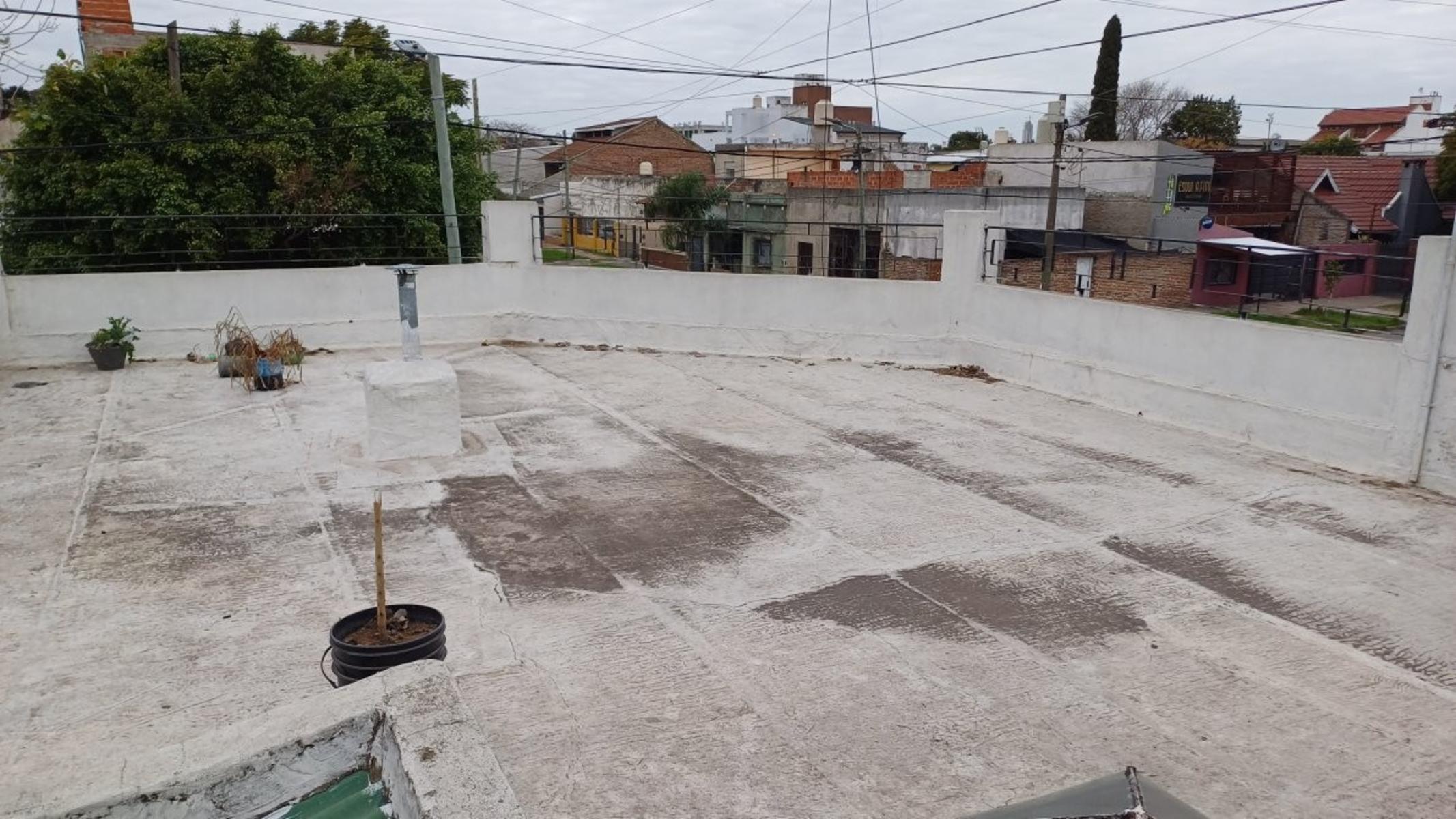 ** APTO CREDITO ** Casa en Esquina de 3 Ambientes c/ Cochera — foto 9