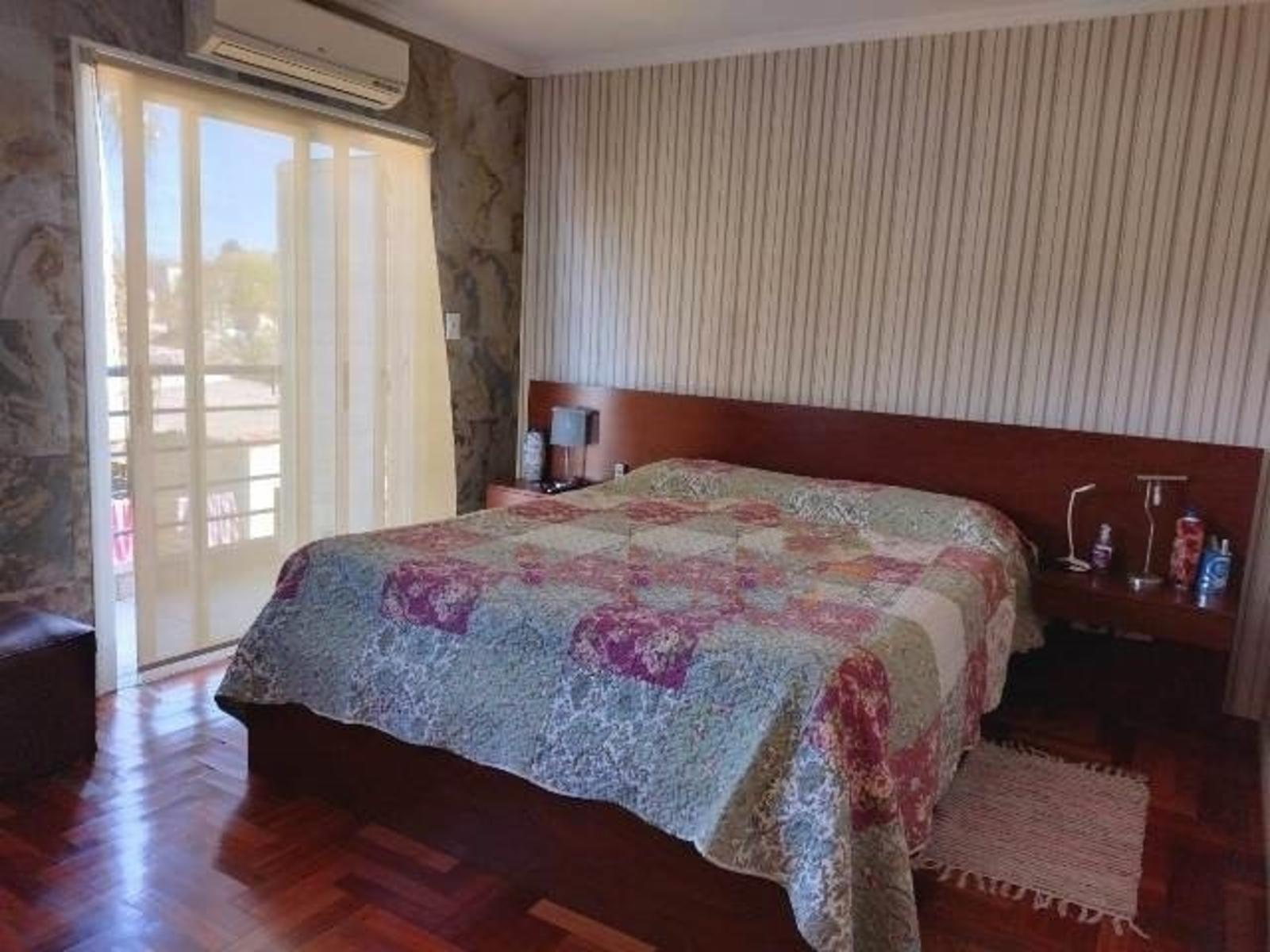 Inmejorable Inmueble de 5 Ambientes Con Cocheras y Piscina — foto 7