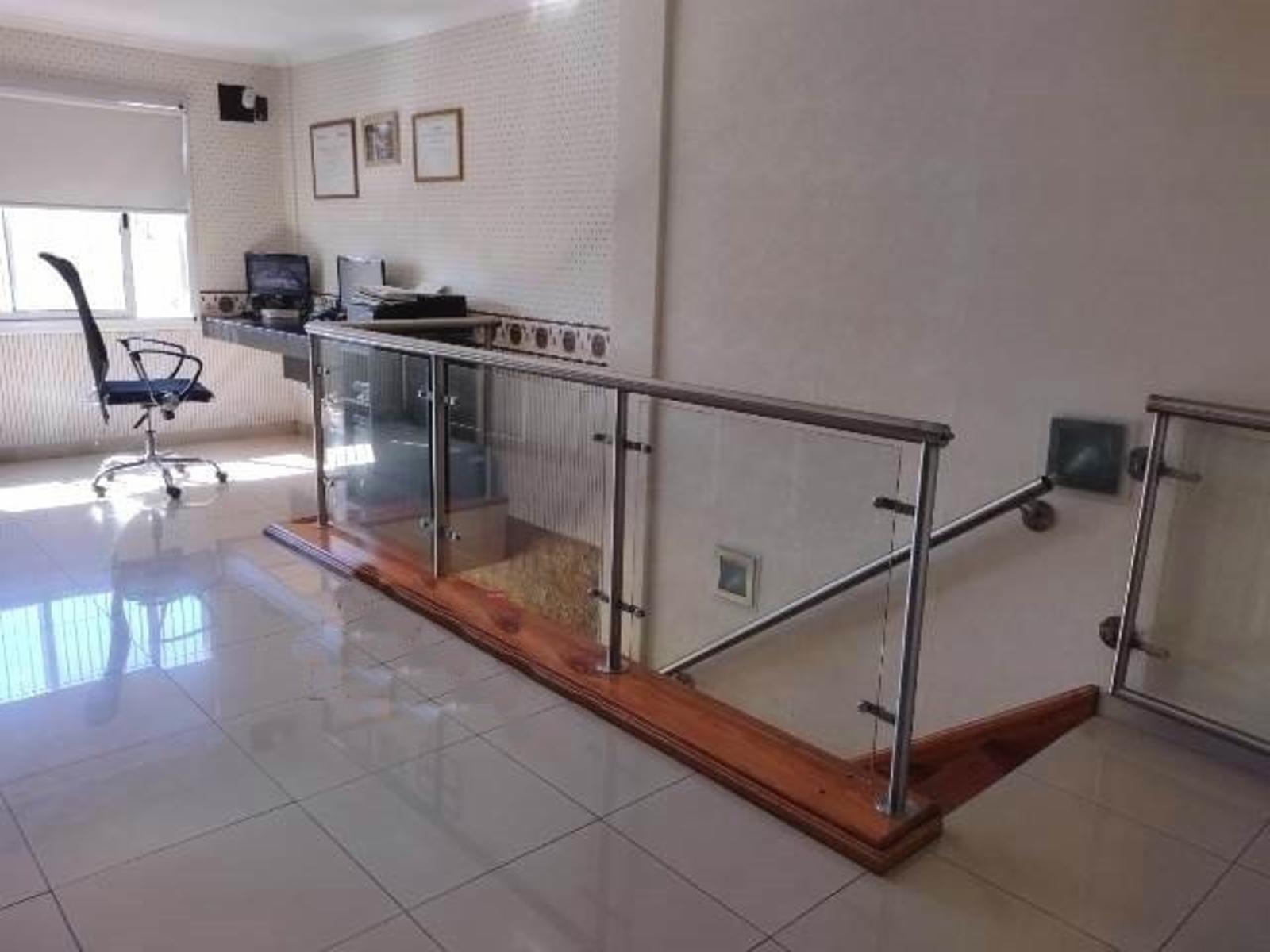 Inmejorable Inmueble de 5 Ambientes Con Cocheras y Piscina — foto 8
