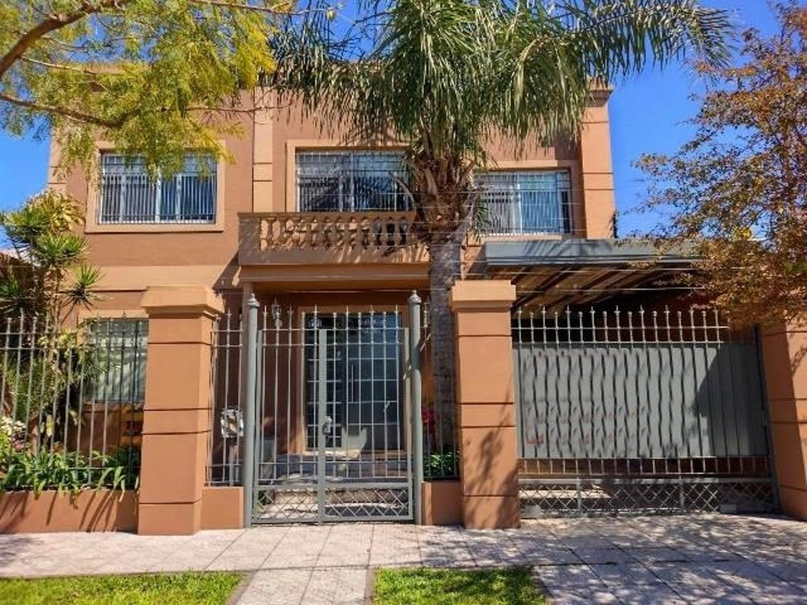 Inmejorable Inmueble de 5 Ambientes Con Cocheras y Piscina — foto 11
