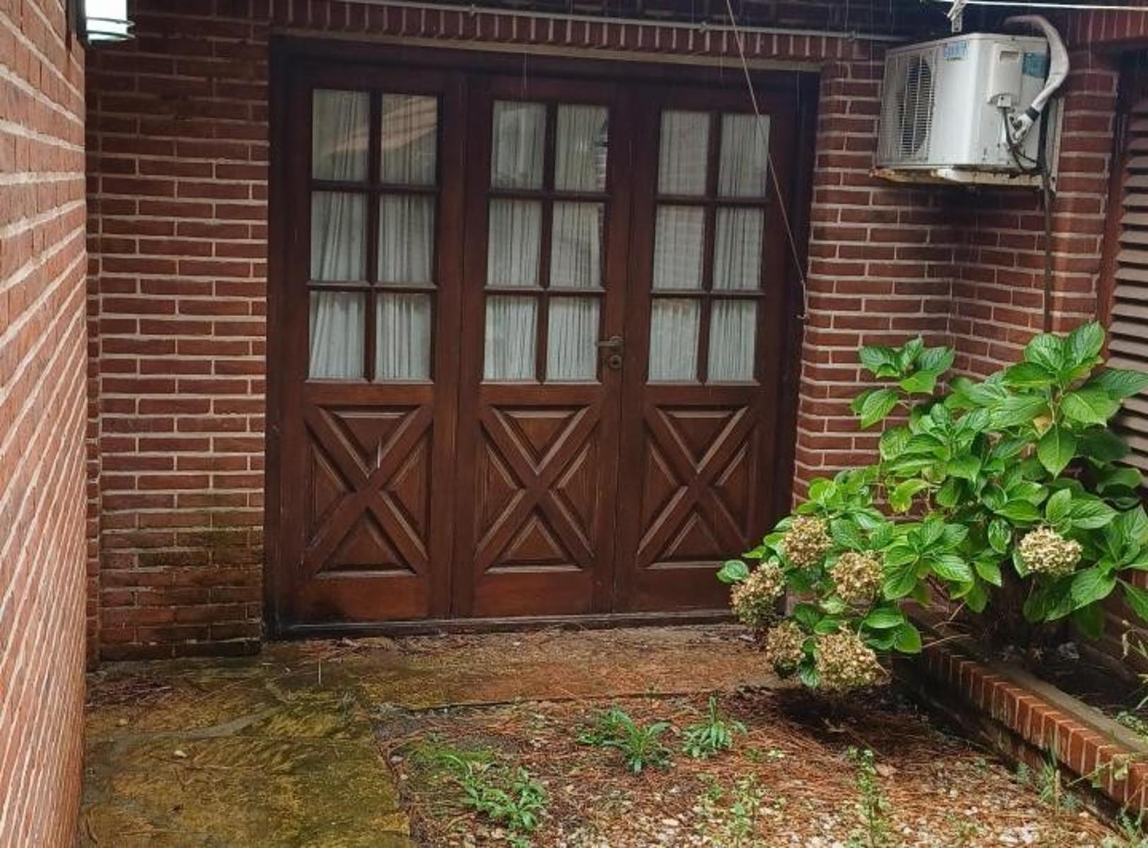 Amplio Chalet de 5 Ambientes Sobre Lote de 656 Mts en Pinamar Norte — foto 2