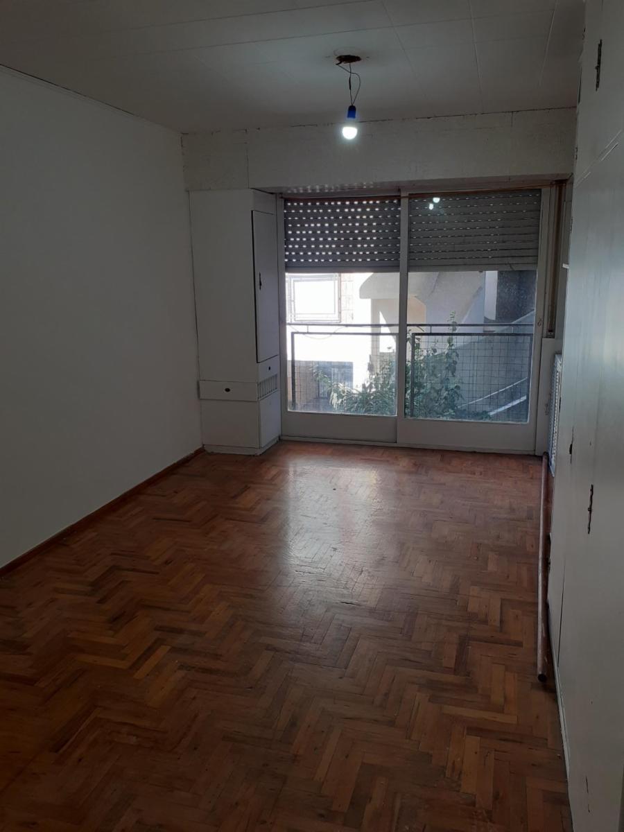 ** APTO CREDITO ** Departamento de 1 Amb ** A Mts de la Estacion **