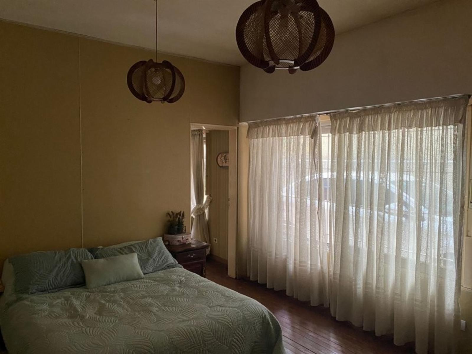 Chalet de 4 Ambientes, Cocheras y Espacio Verde — foto 7