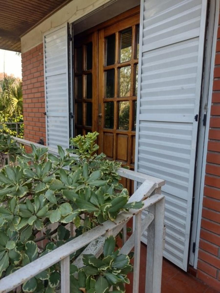 Chalet de 4 Ambientes, Cocheras y Espacio Verde — foto 9