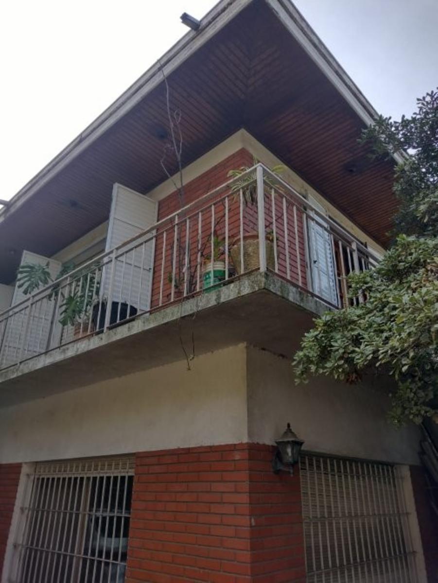 Chalet de 4 Ambientes, Cocheras y Espacio Verde — foto 10