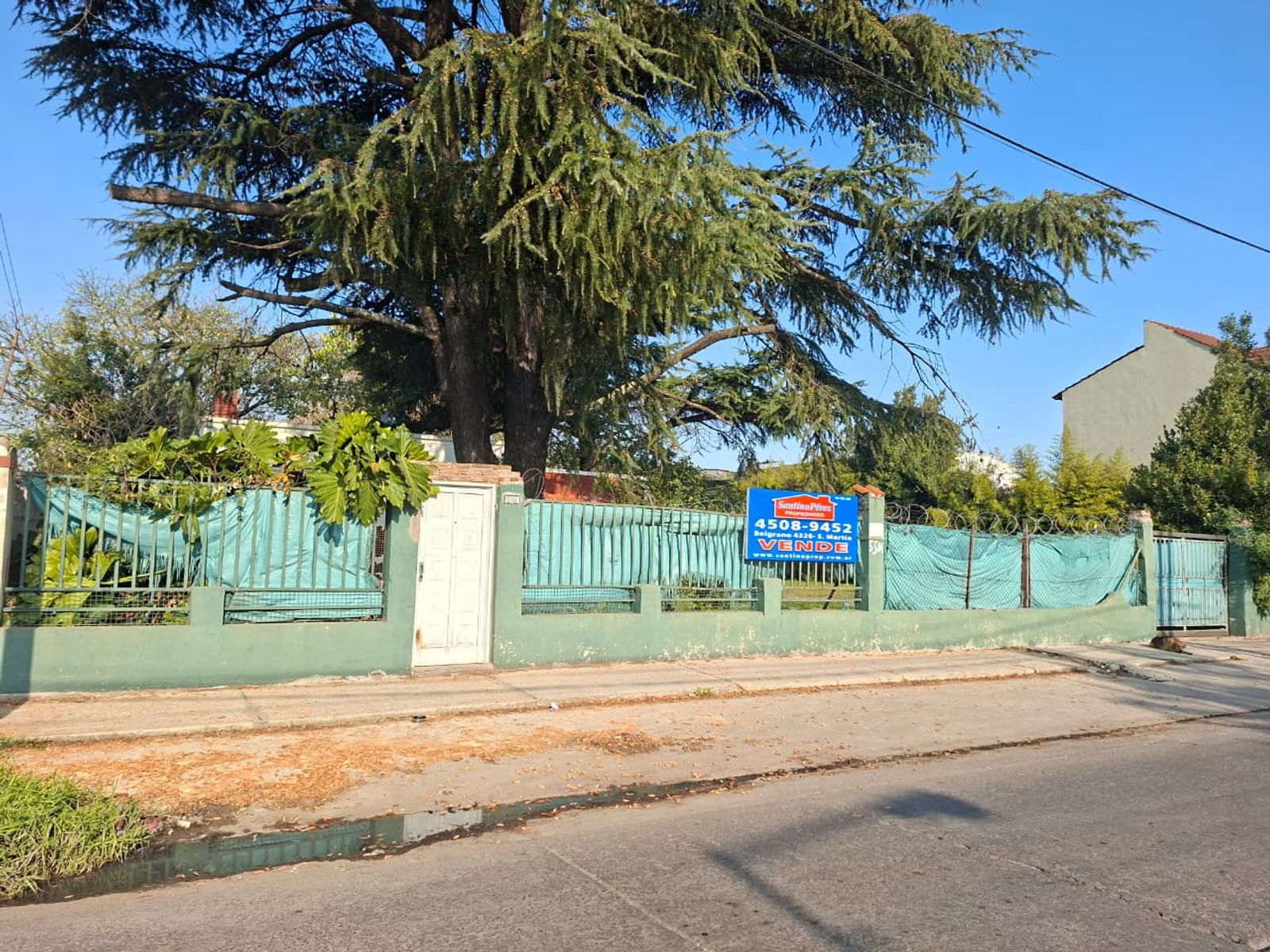 Casa en 2 lotes ideal galpon - 23