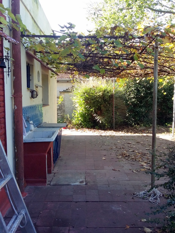 Casa en 2 lotes ideal galpon - 4
