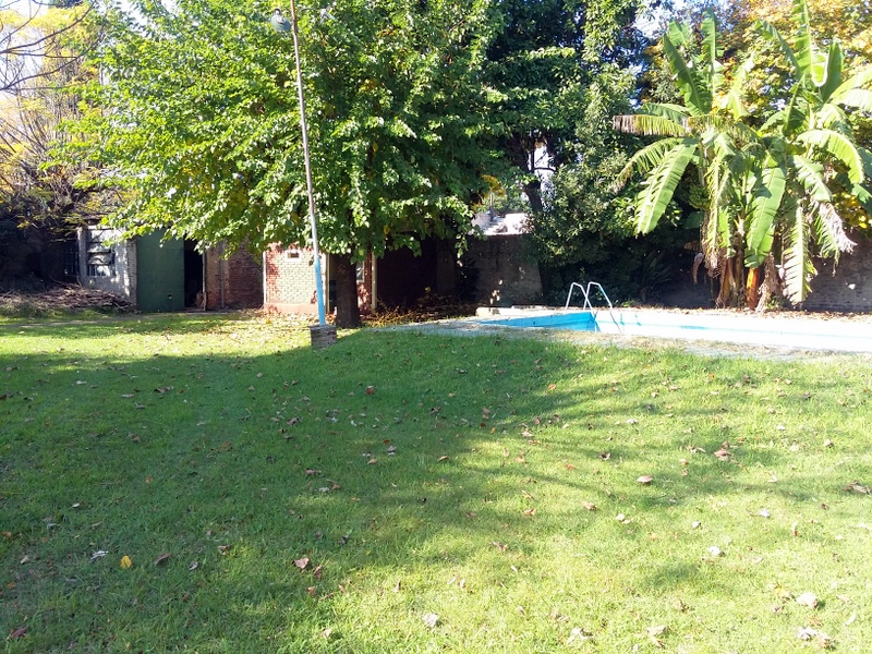 Casa en 2 lotes ideal galpon - 8