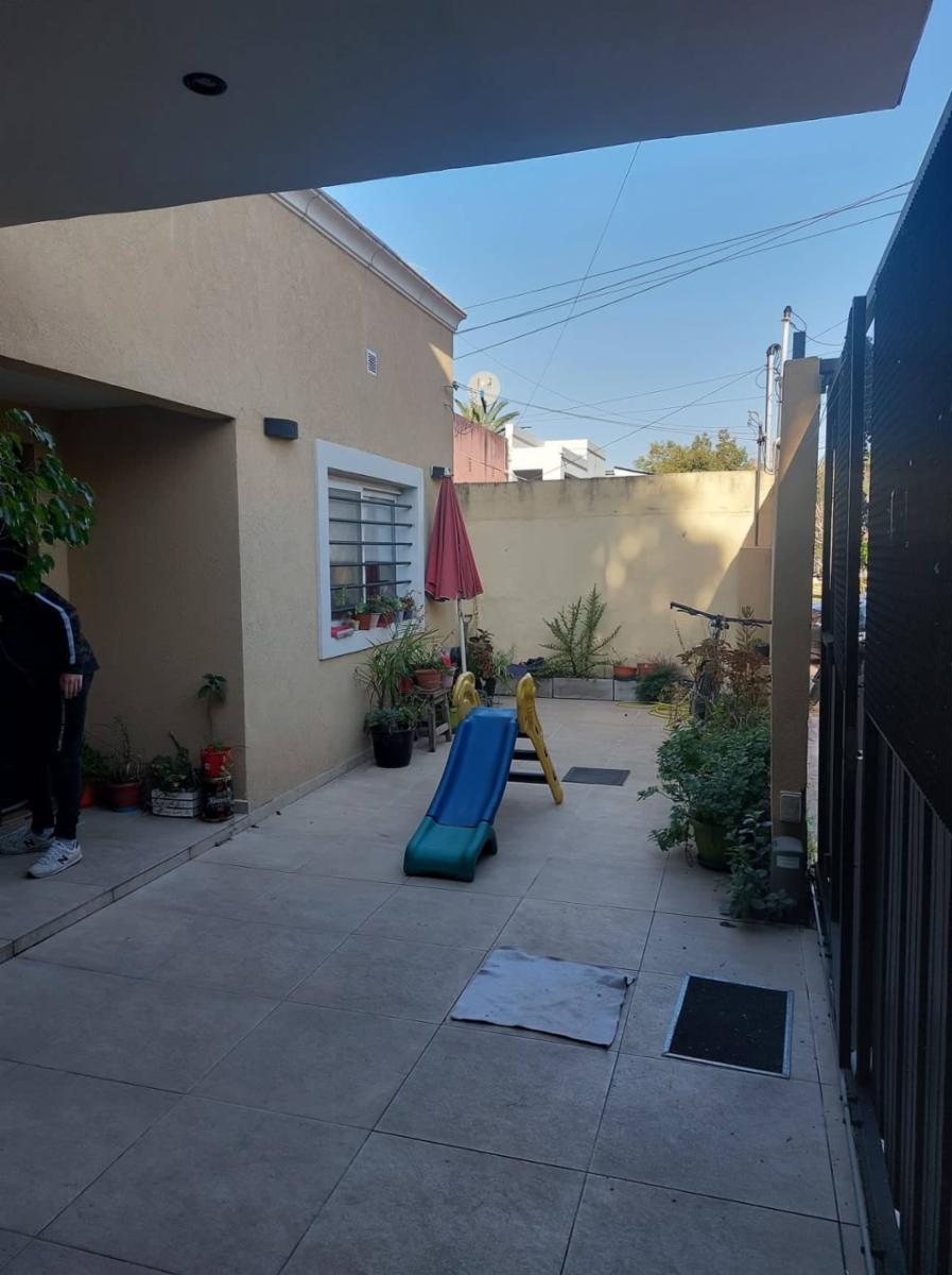 CASA TRES AMBIENTES CON JARDIN — foto 9