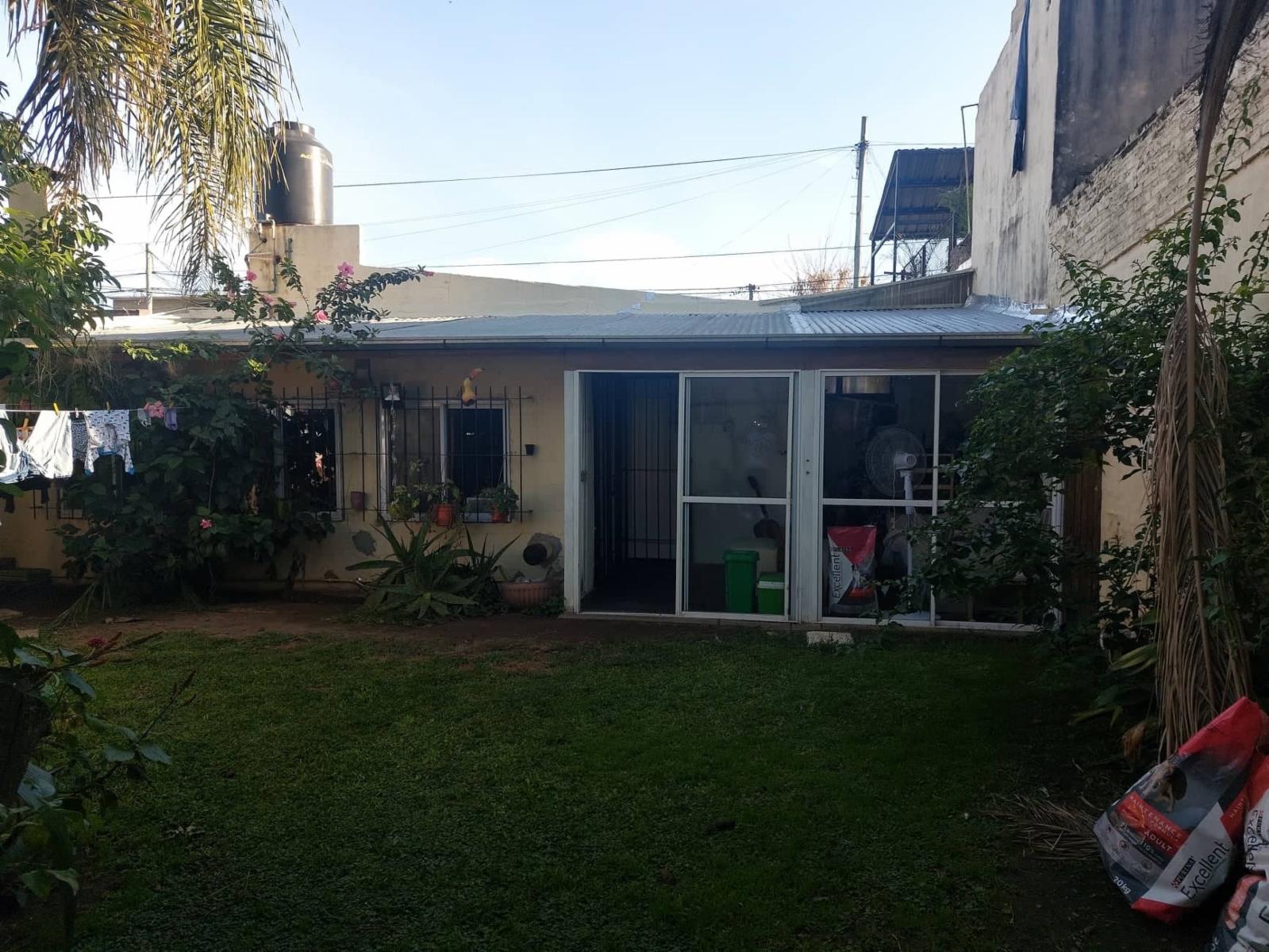 CASA TRES AMBIENTES CON JARDIN — foto 12