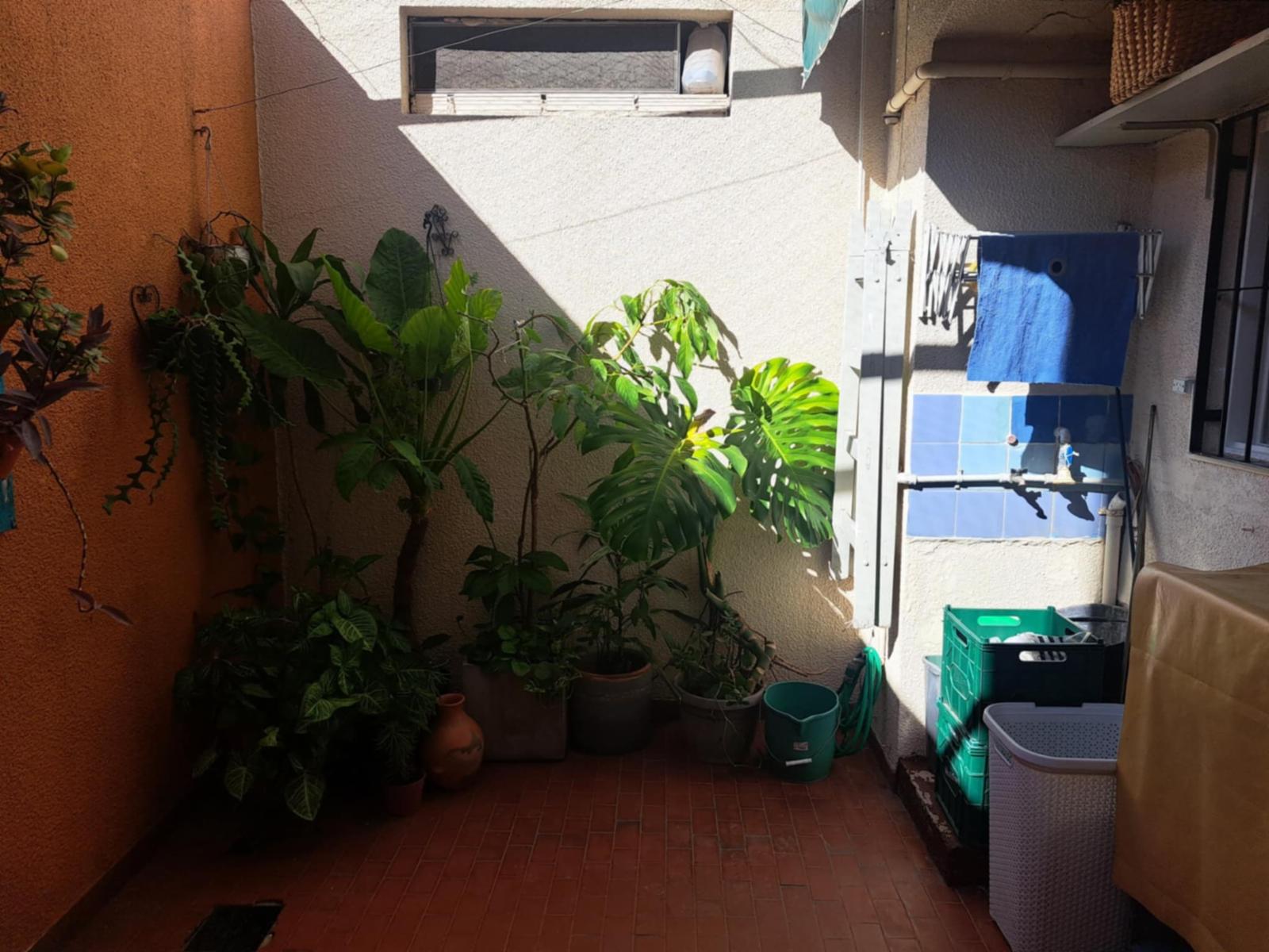 DOS AMBIENTES EN PLANTA BAJA CON PATIO