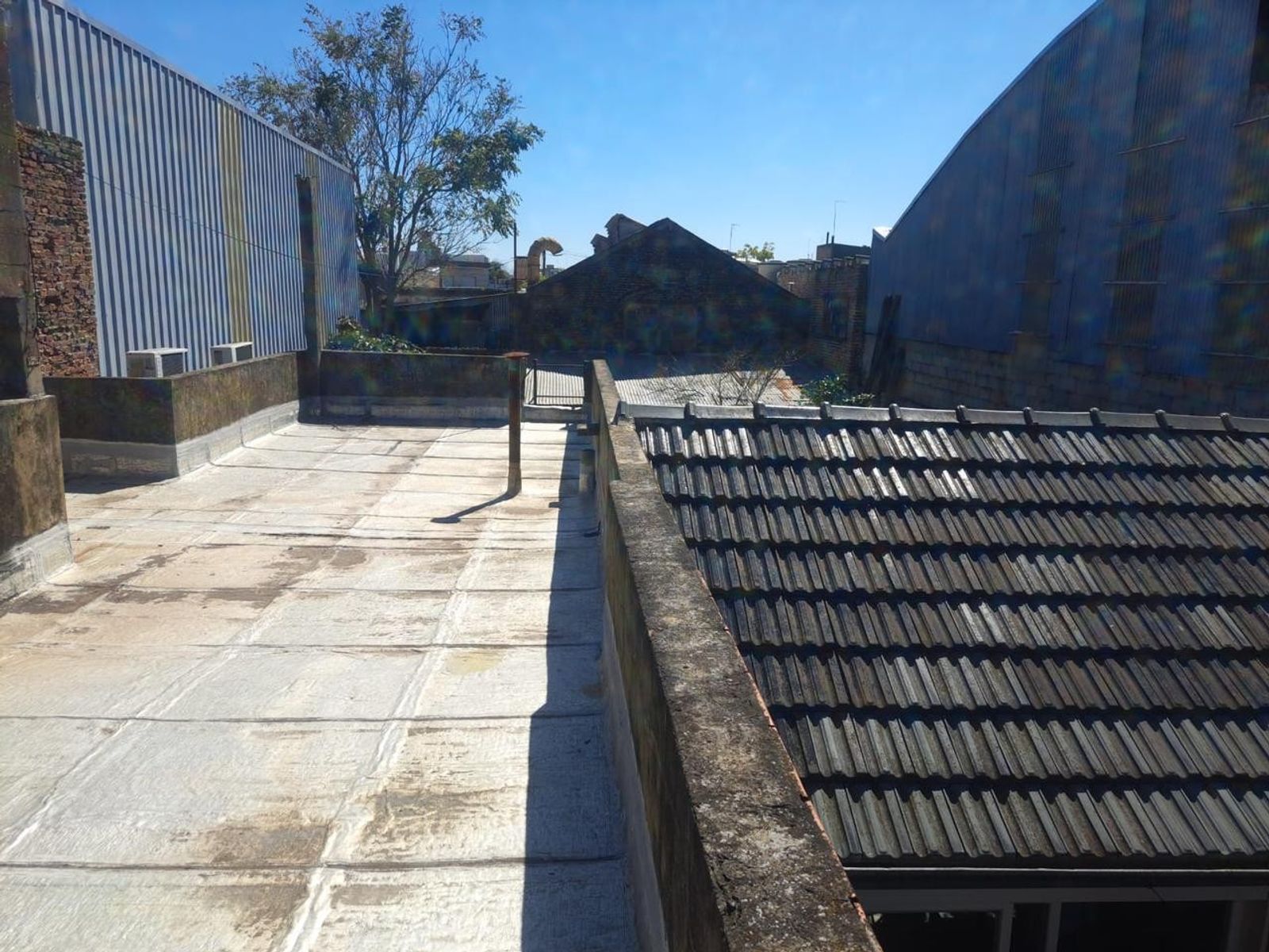Casa en Gran Lote Atrás — foto 3
