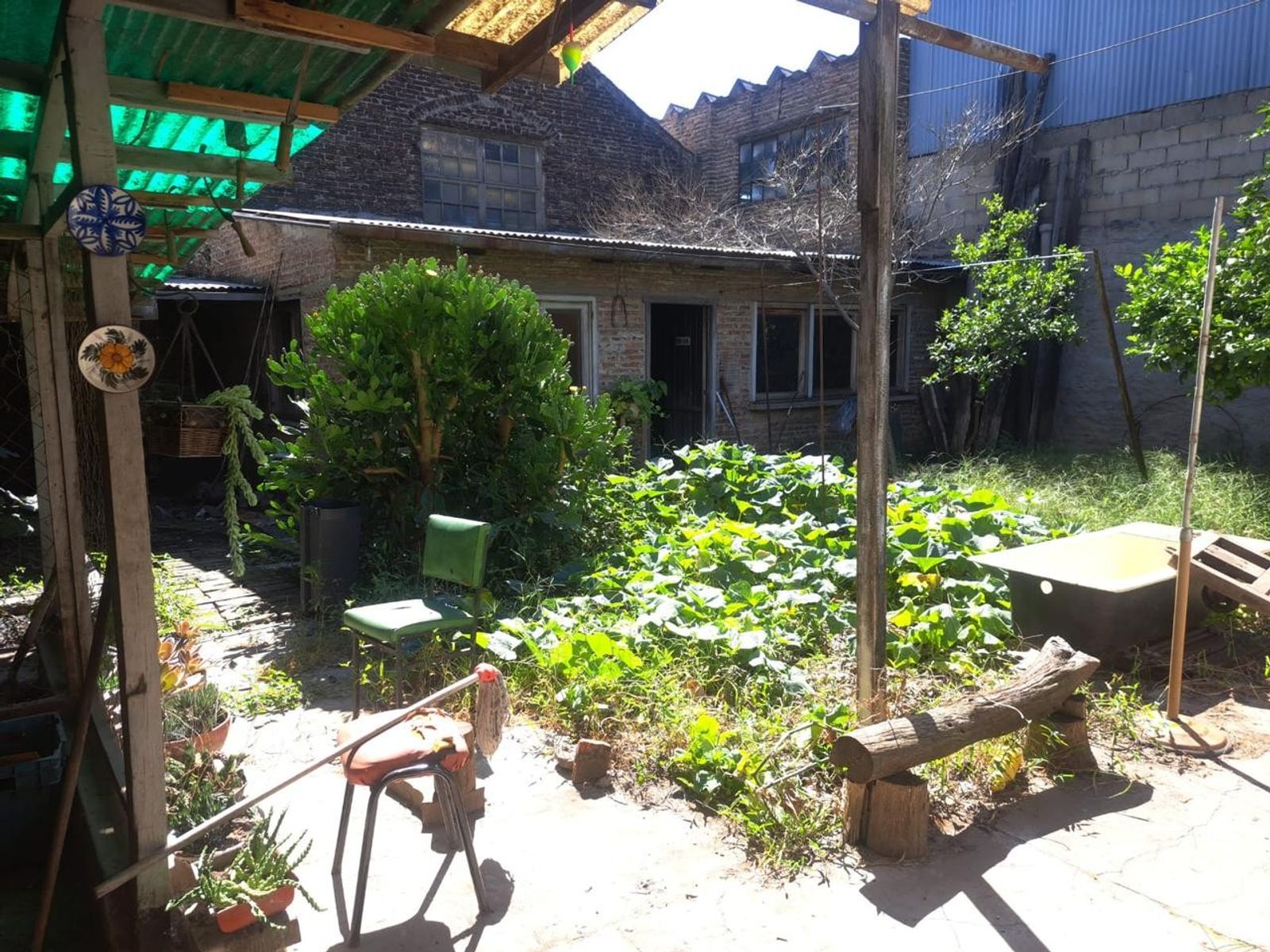 Casa en Gran Lote Atrás — foto 6