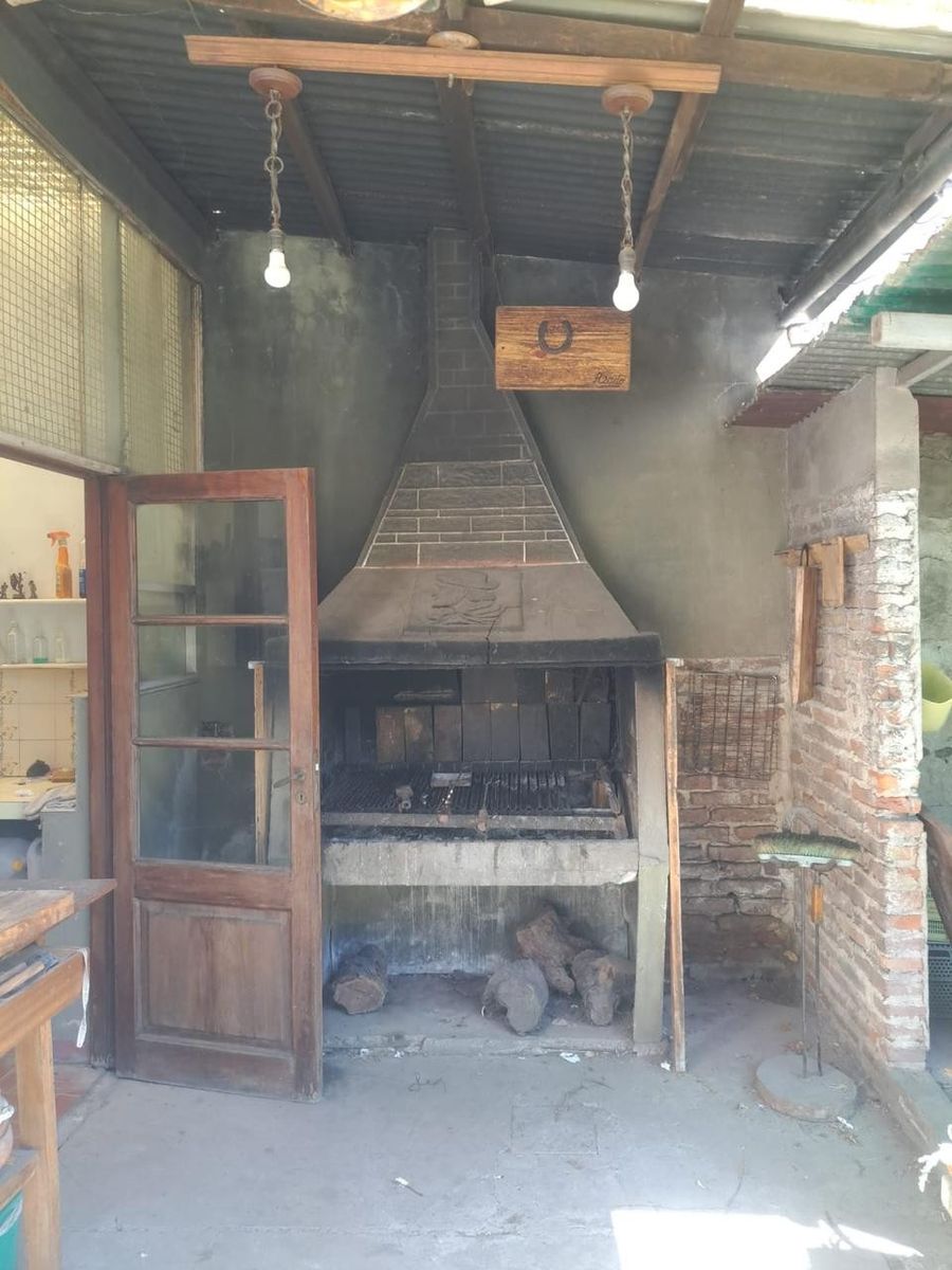 Casa en Gran Lote Atrás — foto 10