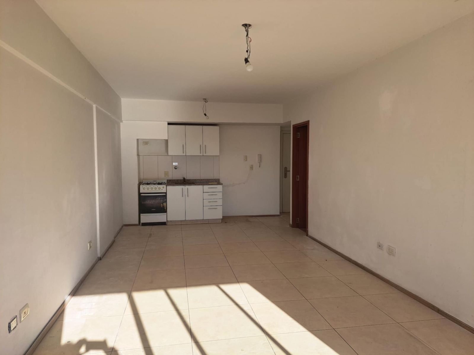 GRAN MONOAMBIENTE CON BALCON