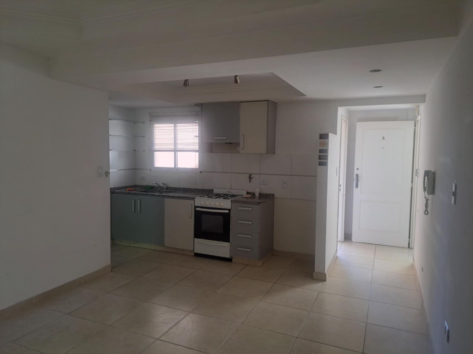excelente 2 ambientes con balcon y patio — foto 3
