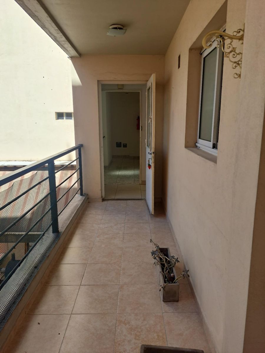 excelente 2 ambientes con balcon y patio — foto 9