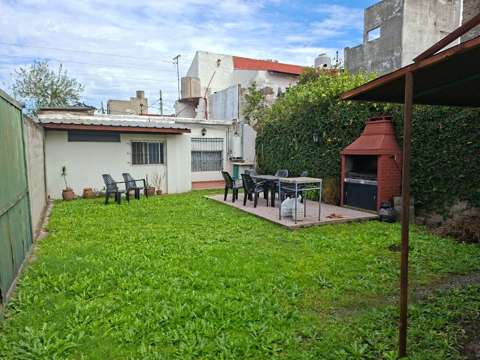 Buen PH al frente con garaje amplio y jardin al fondo - 3