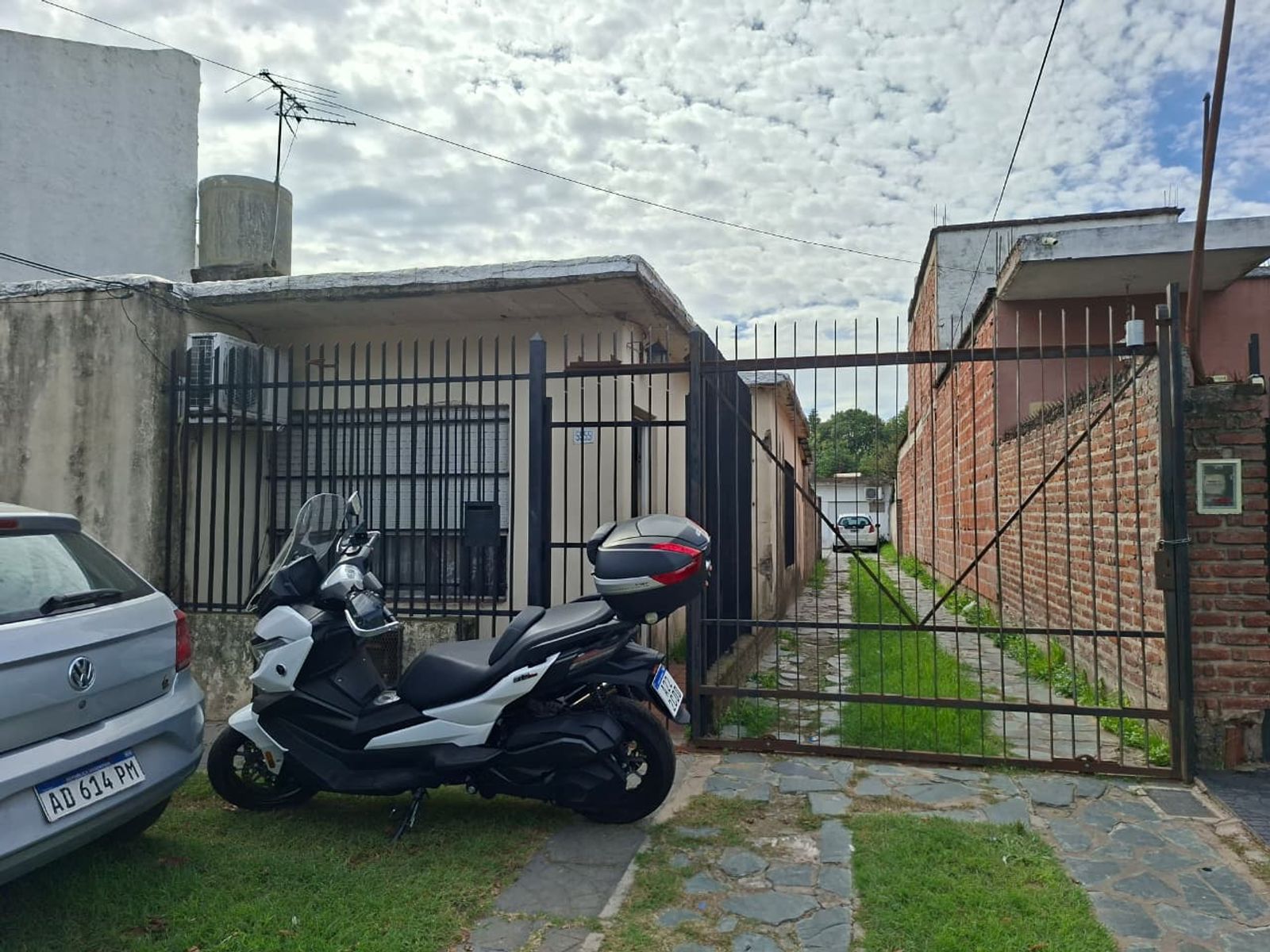 Buen PH al frente con garaje amplio y jardin al fondo - 20