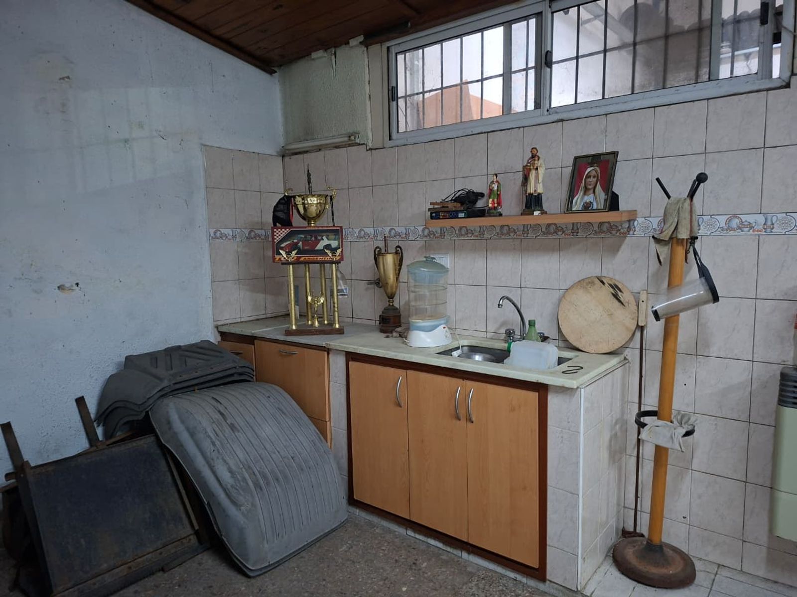 Casa totalmente a refaccionar - 2